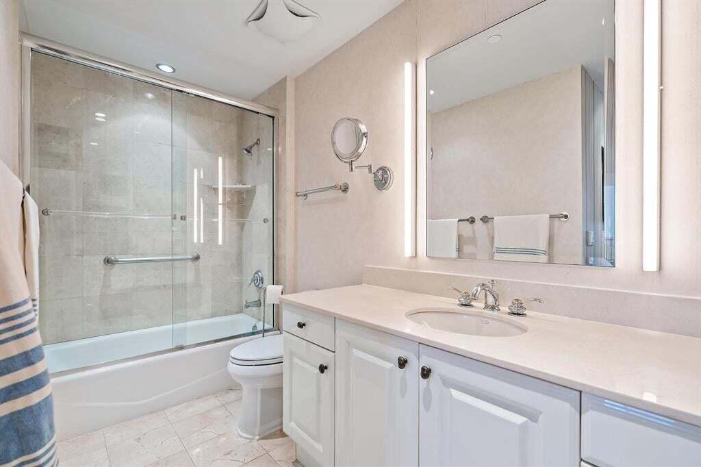 800 Ocean Drive 1104 Property Photo 6