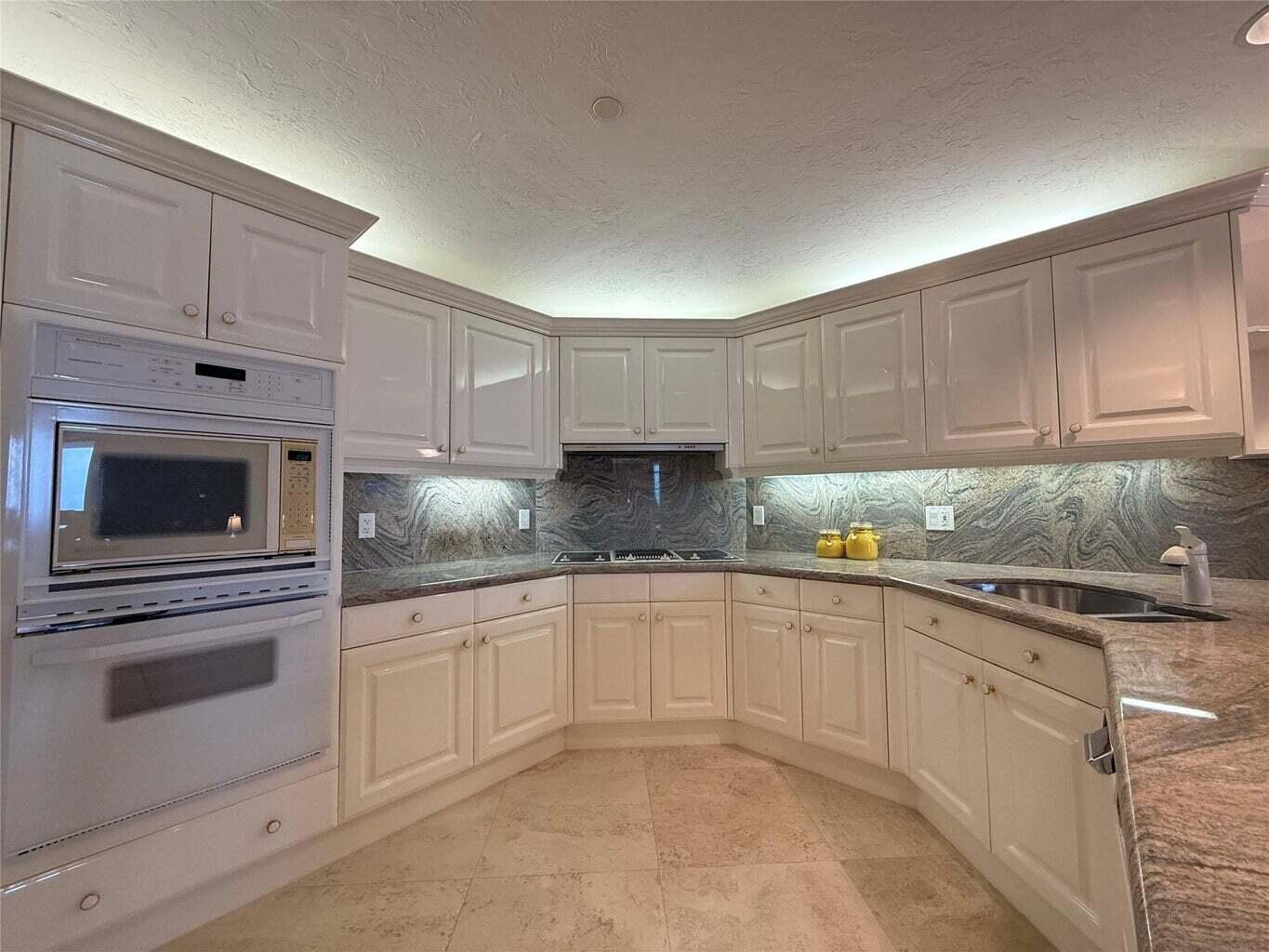 800 Ocean Drive 1104 Property Photo 12