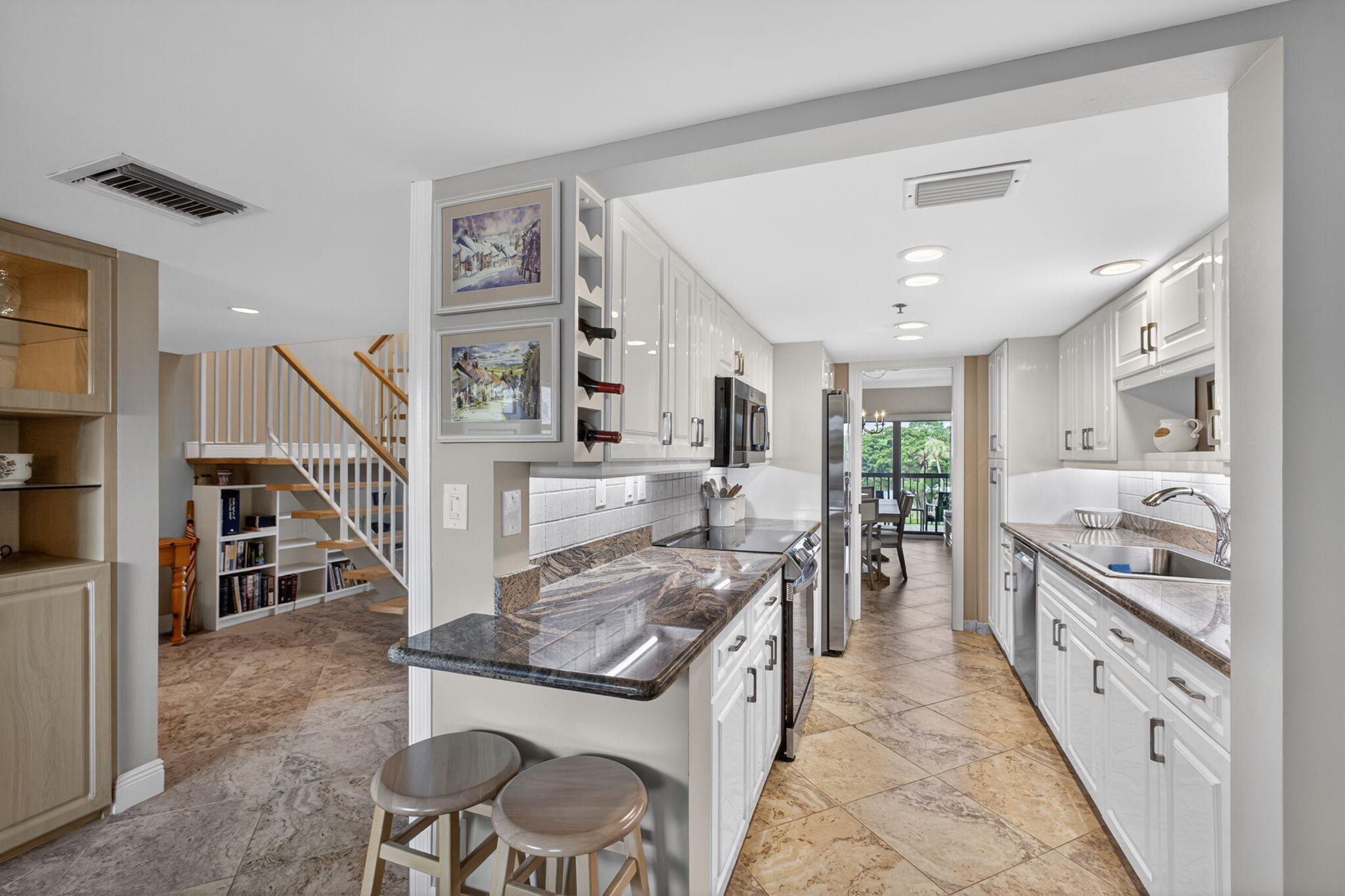 364 Golfview Road 506 Property Photo 10