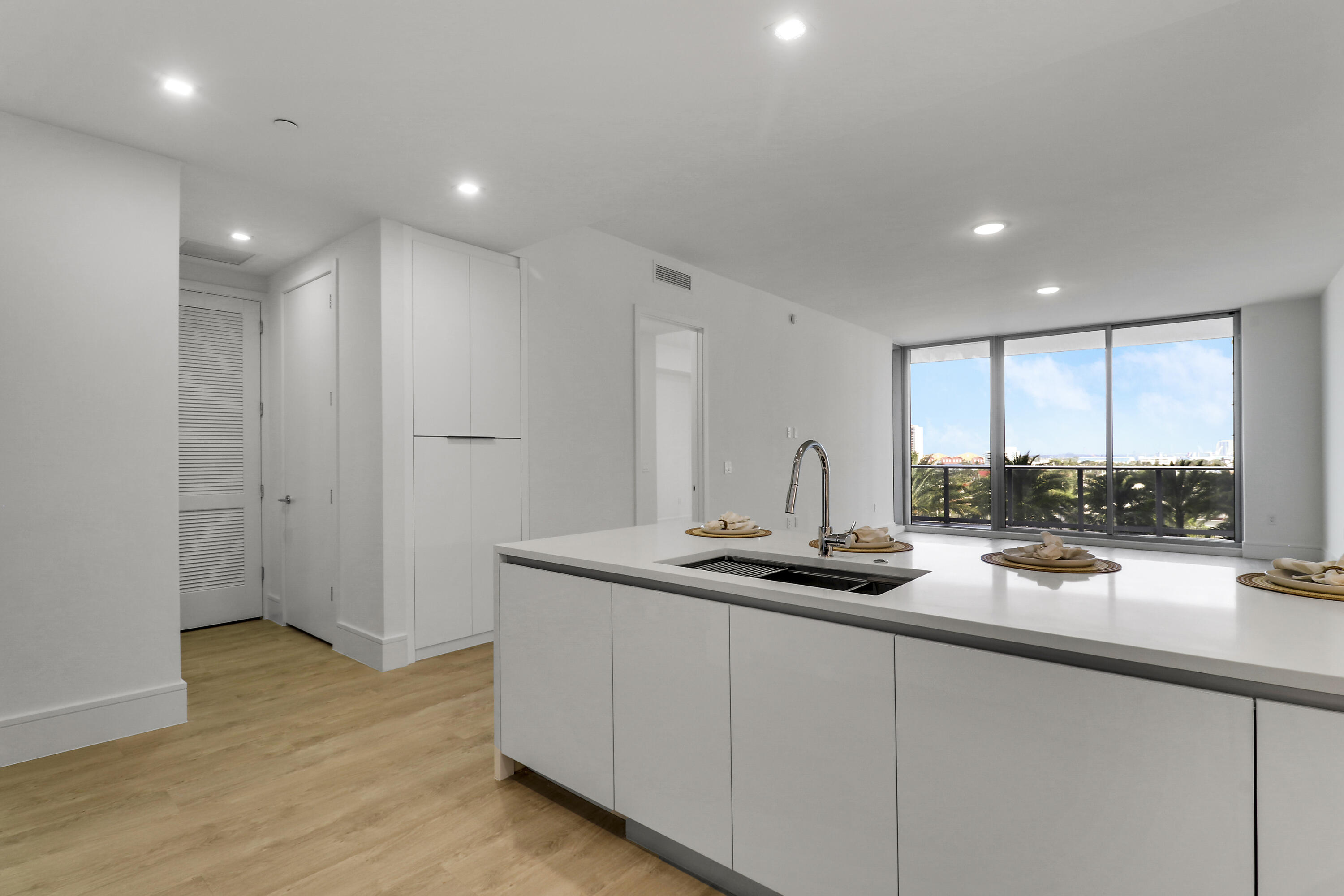 220 Lake Shore Drive 815 Property Photo 1