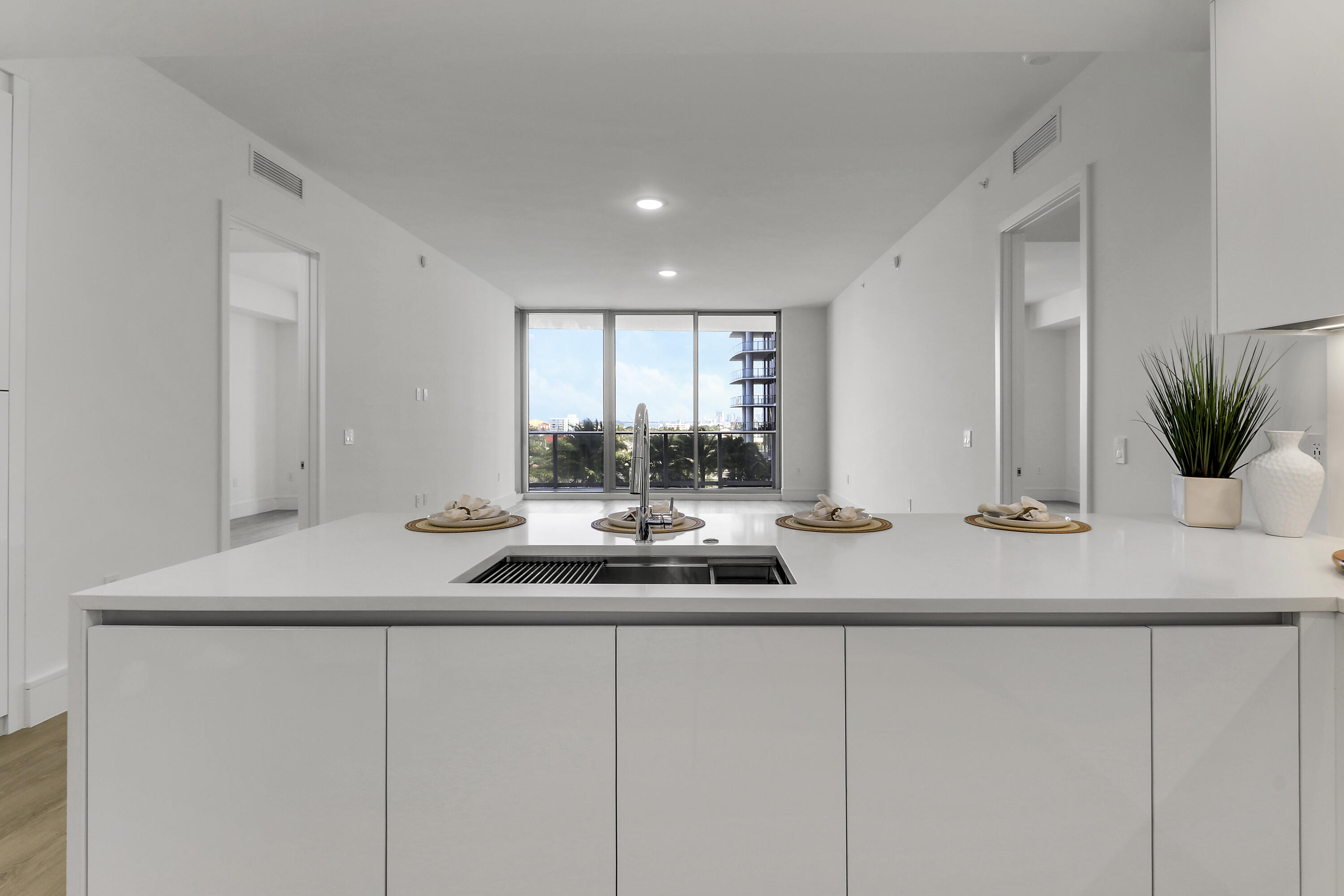 220 Lake Shore Drive 815 Property Photo 4