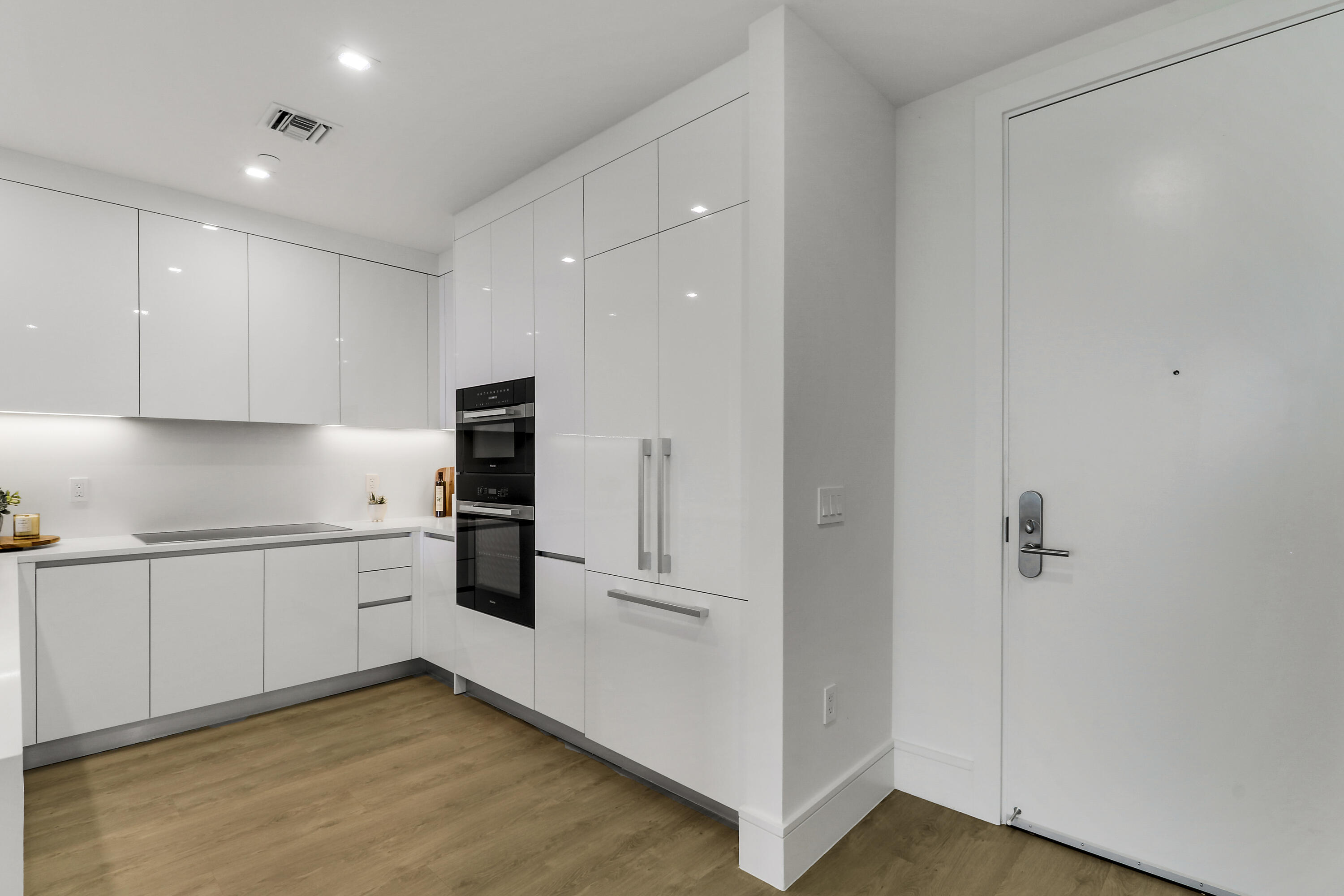220 Lake Shore Drive 815 Property Photo 5
