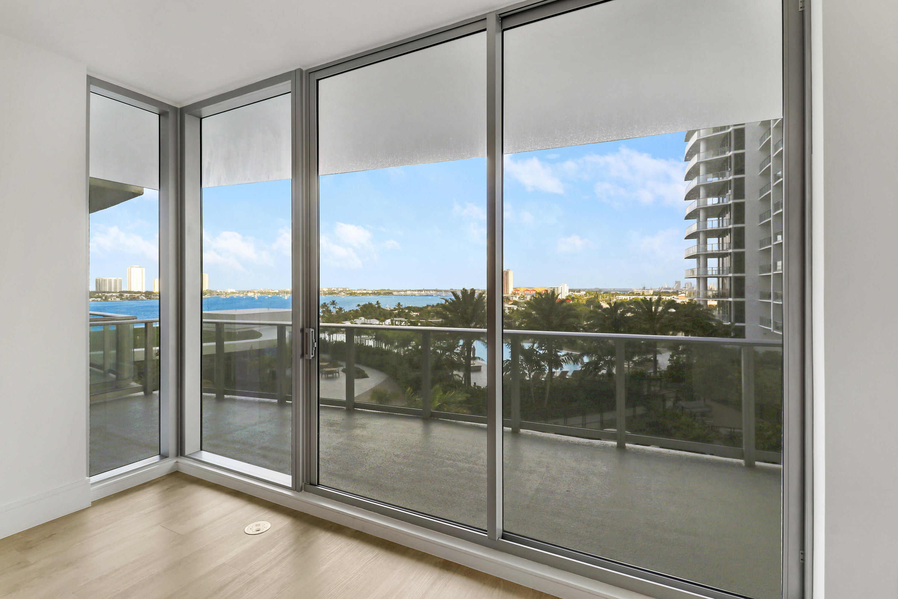 220 Lake Shore Drive 815 Property Photo 18