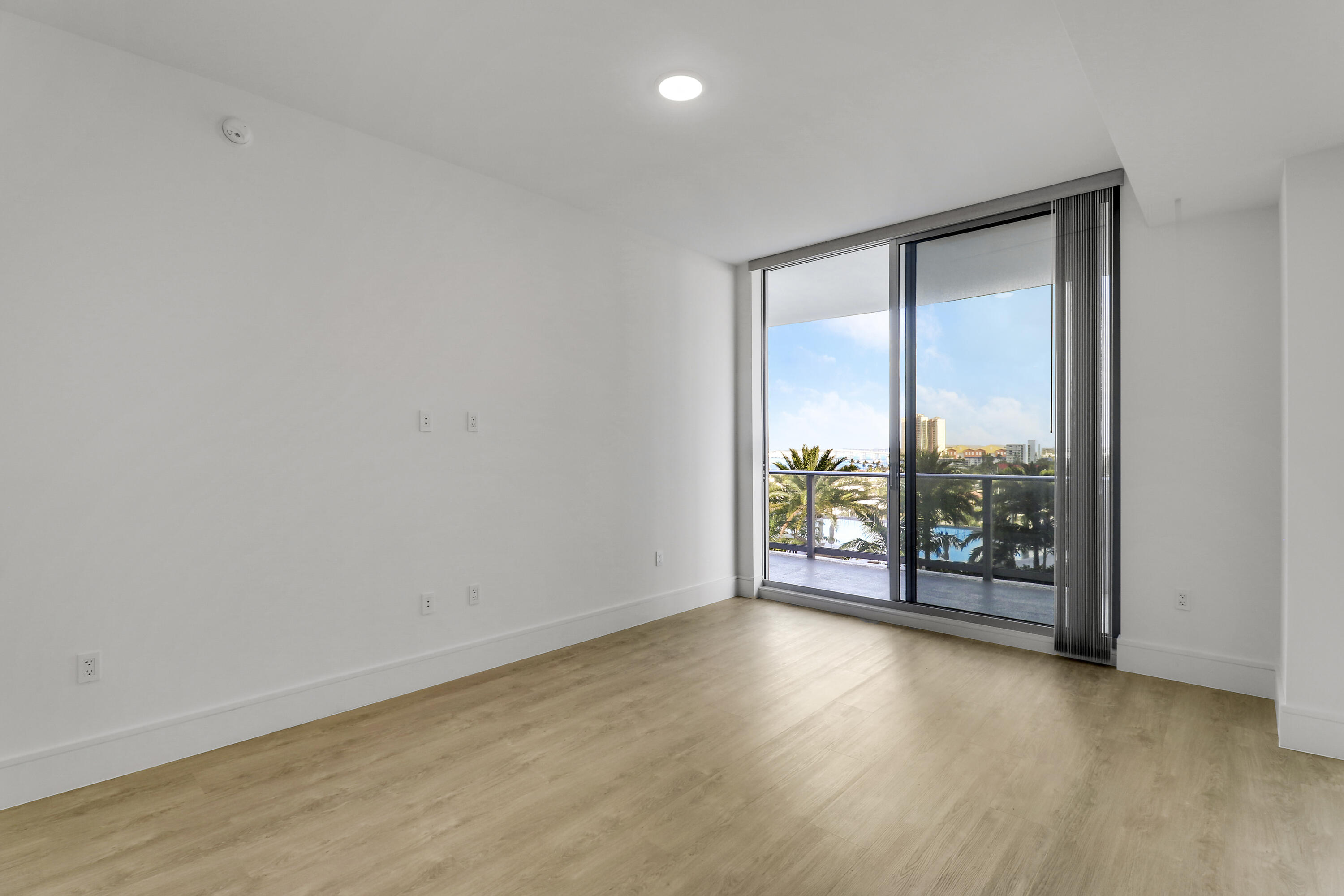 220 Lake Shore Drive 815 Property Photo 26