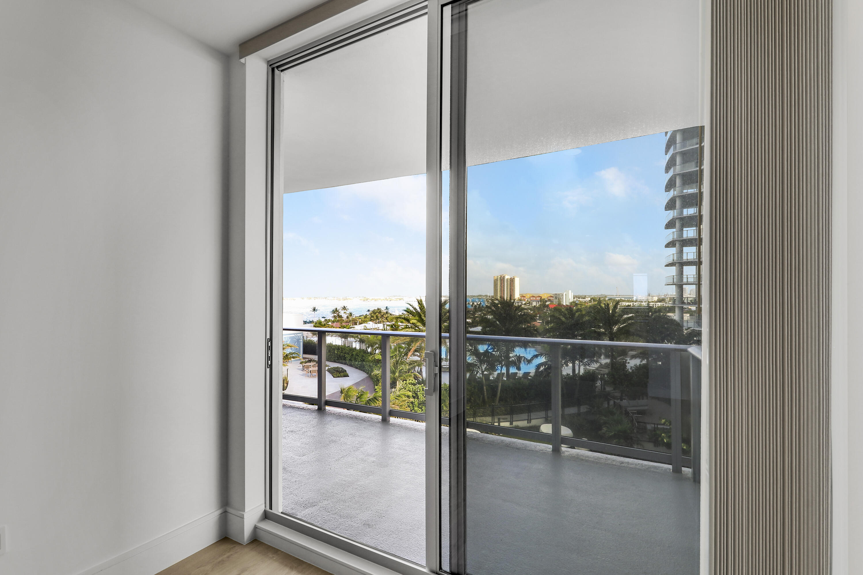 220 Lake Shore Drive 815 Property Photo 28