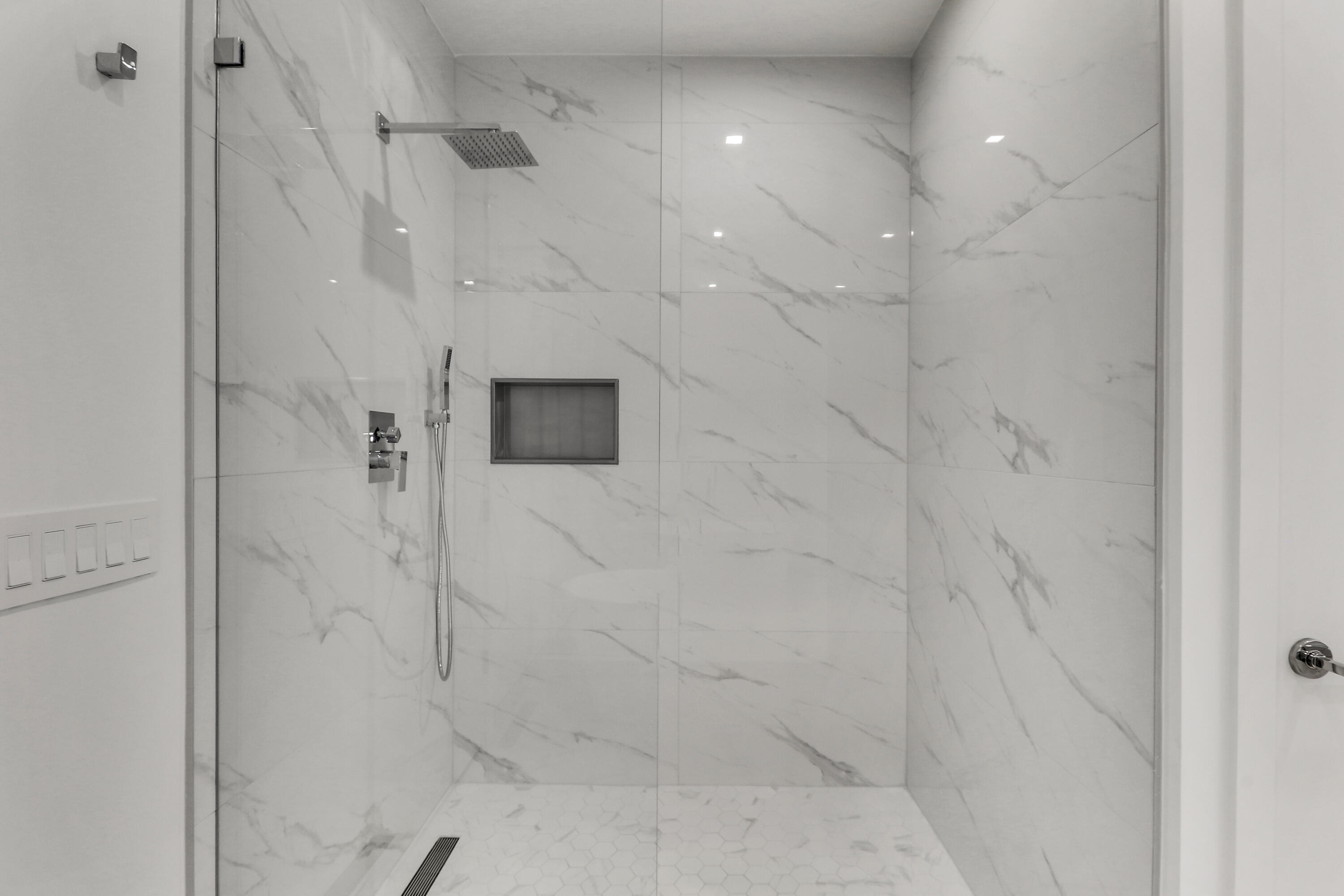 220 Lake Shore Drive 815 Property Photo 36