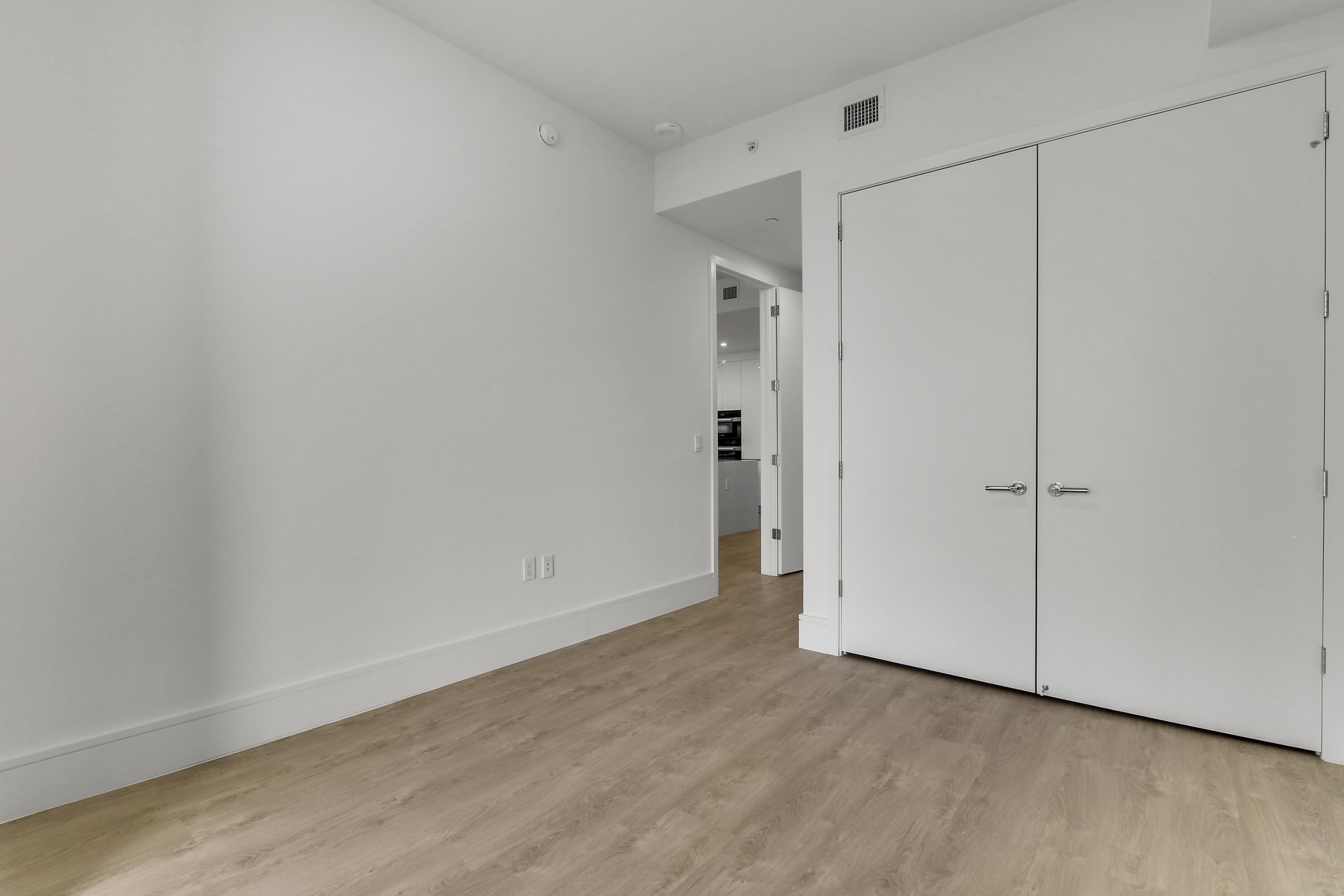 220 Lake Shore Drive 815 Property Photo 38