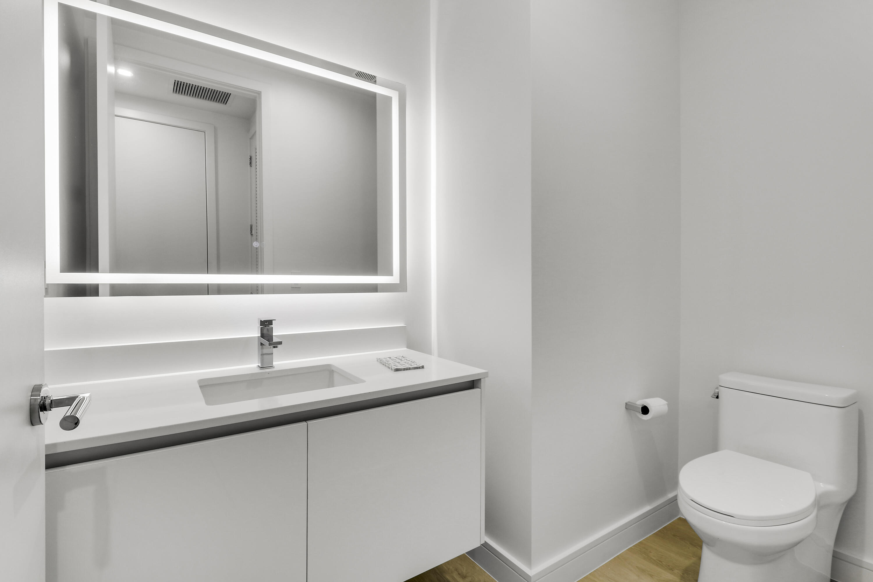 220 Lake Shore Drive 815 Property Photo 41
