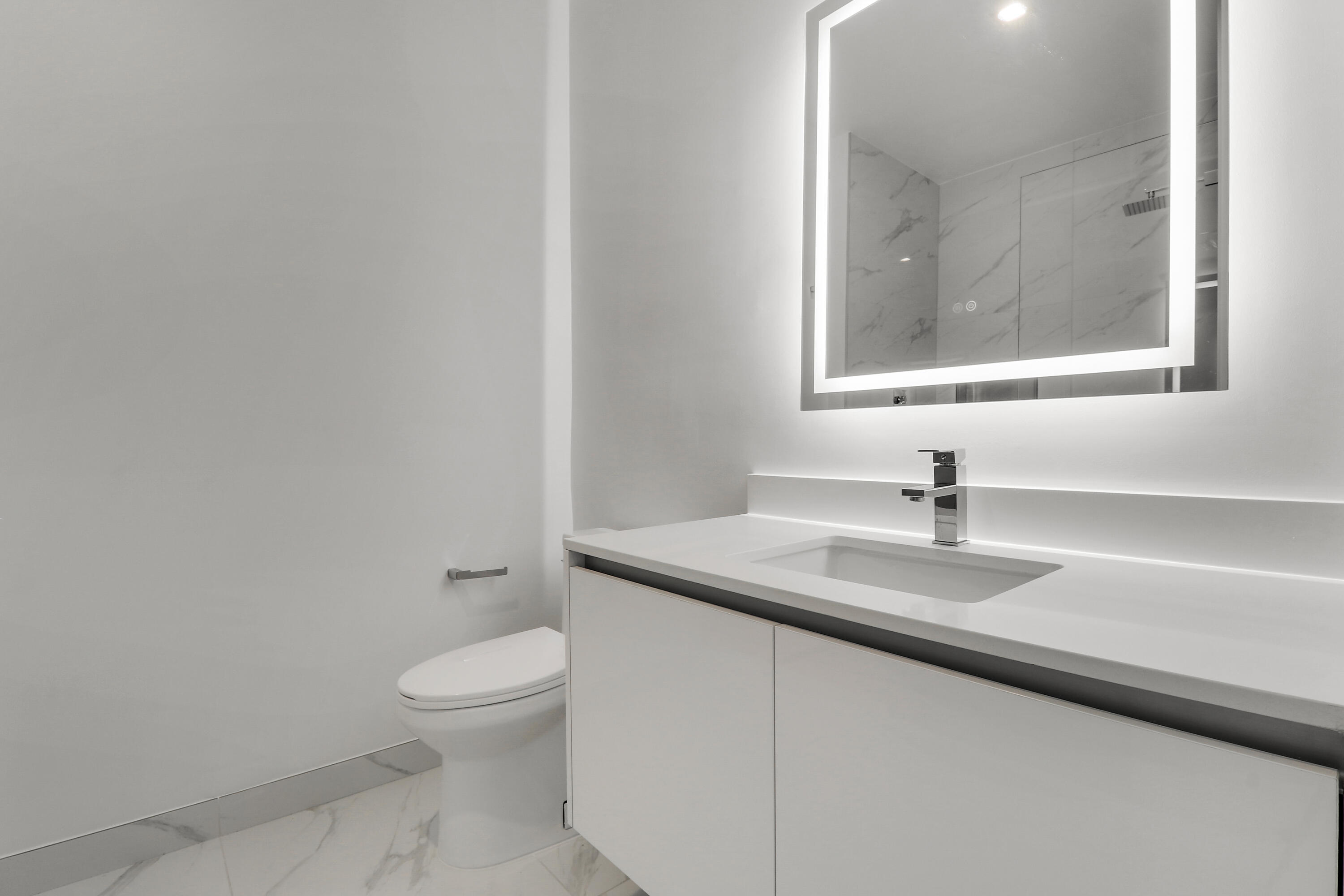220 Lake Shore Drive 815 Property Photo 42