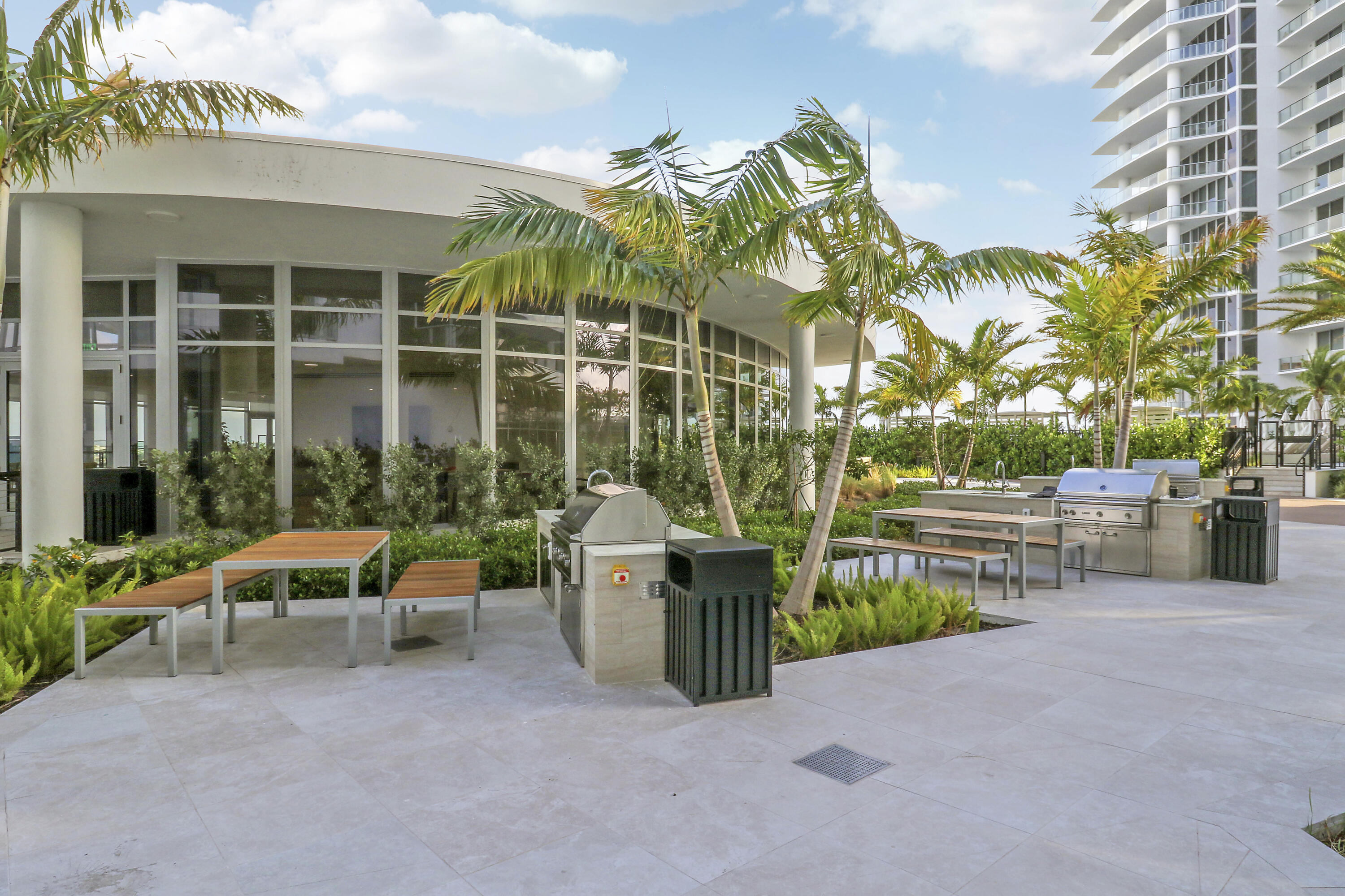 220 Lake Shore Drive 815 Property Photo 56