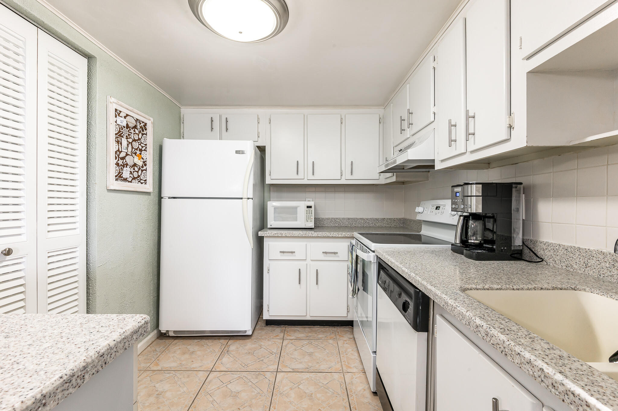2800 N Ocean Drive A-2b Property Photo 5