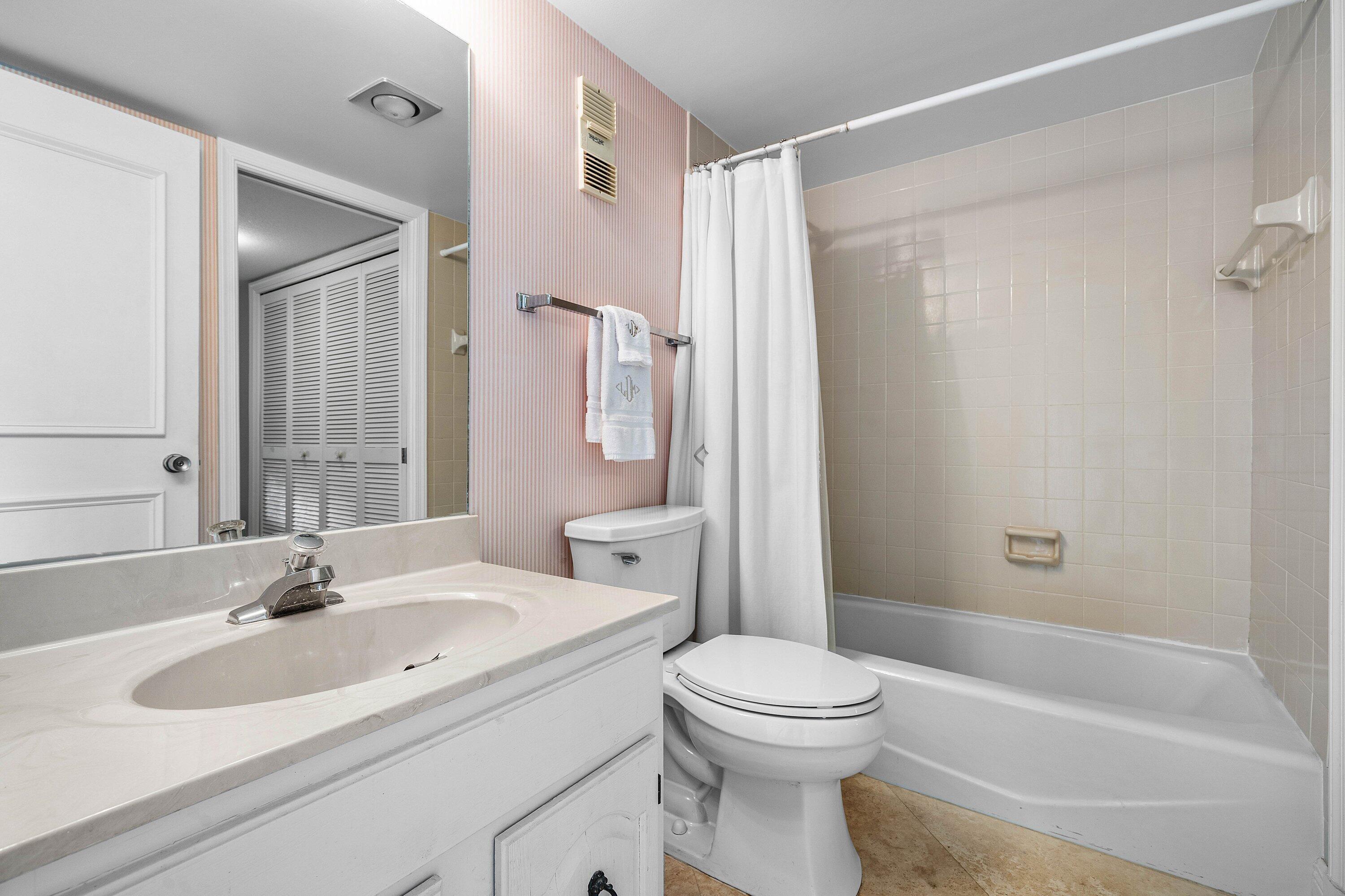 4233 A Quail Ridge Drive N Sandpiper Property Photo 23