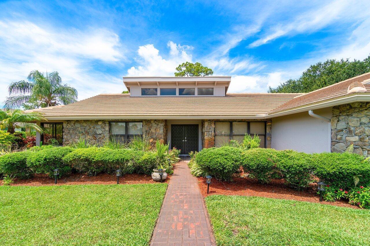 9405 Dundee Drive Property Photo 5