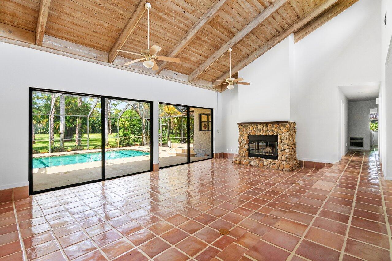 9405 Dundee Drive Property Photo 10