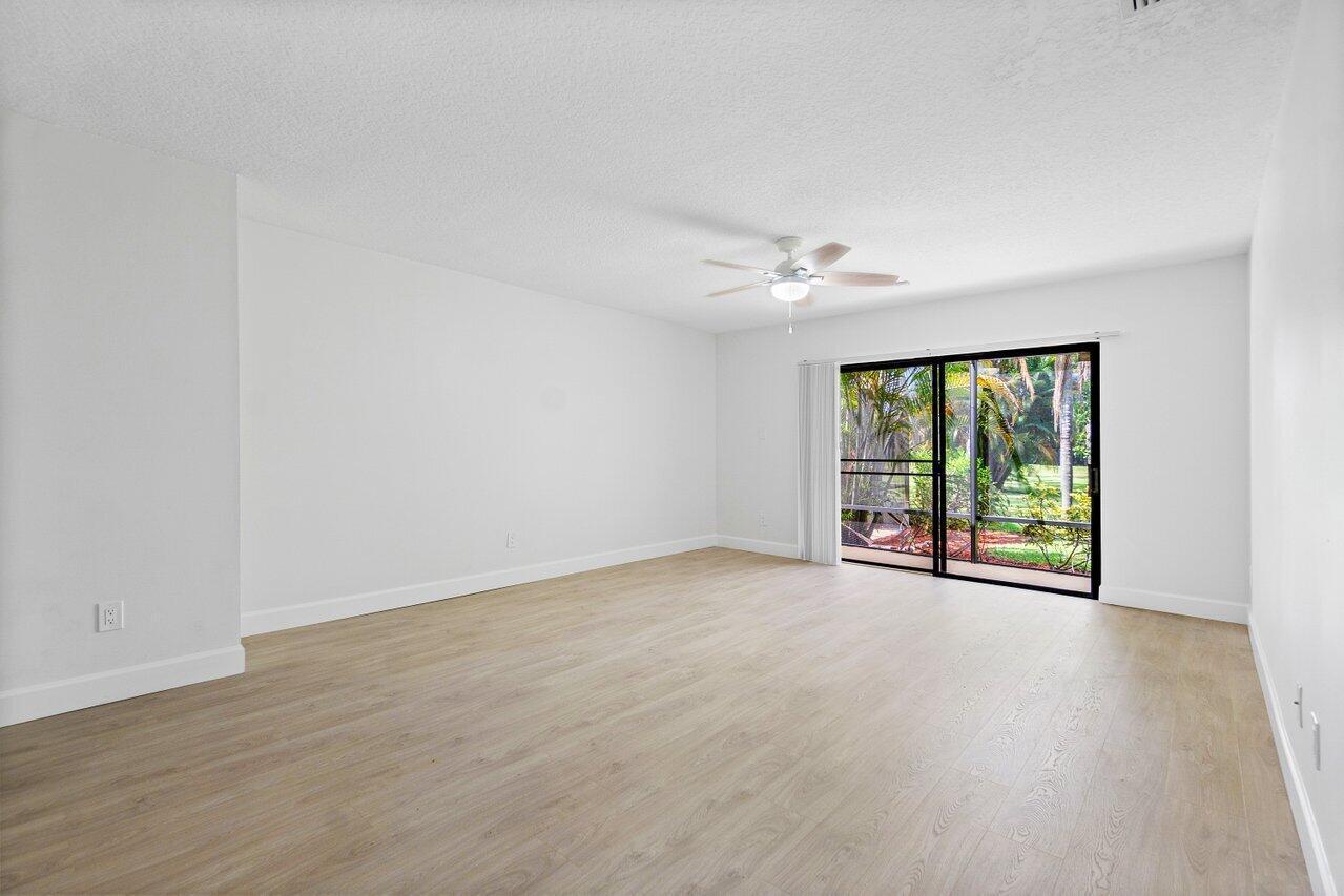 9405 Dundee Drive Property Photo 19