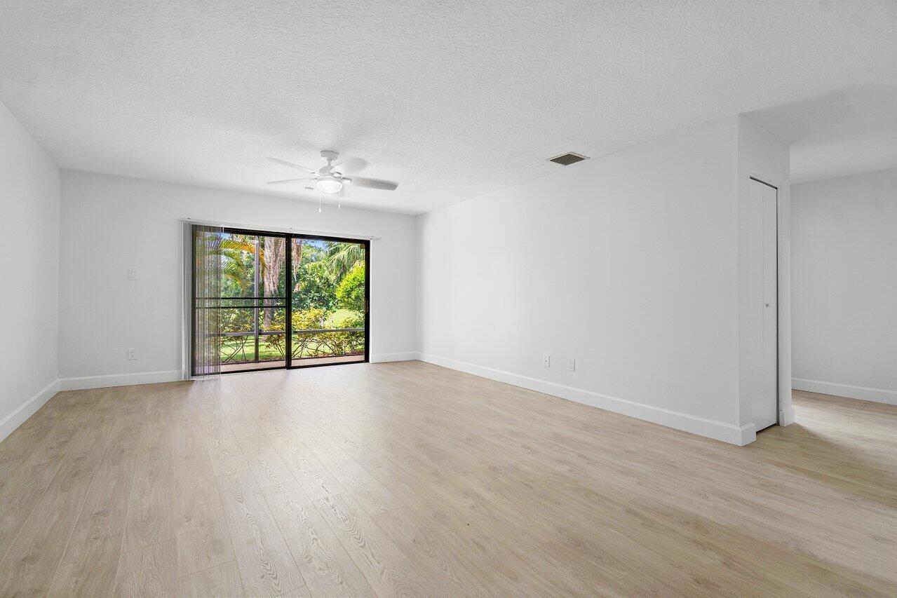 9405 Dundee Drive Property Photo 21