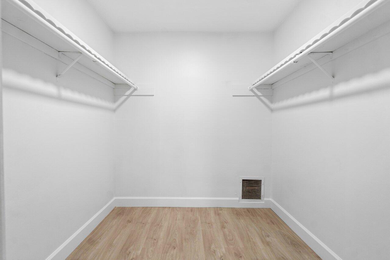 9405 Dundee Drive Property Photo 23