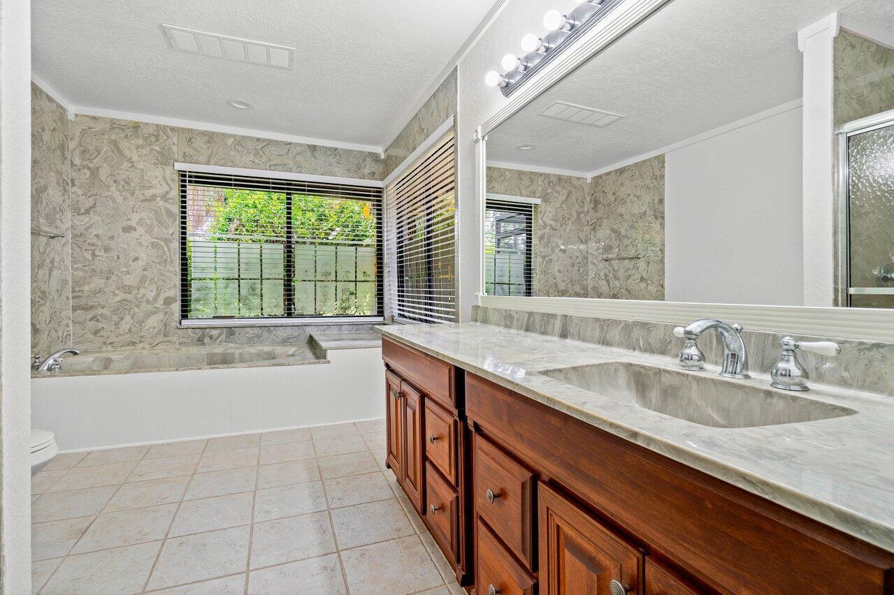 9405 Dundee Drive Property Photo 25