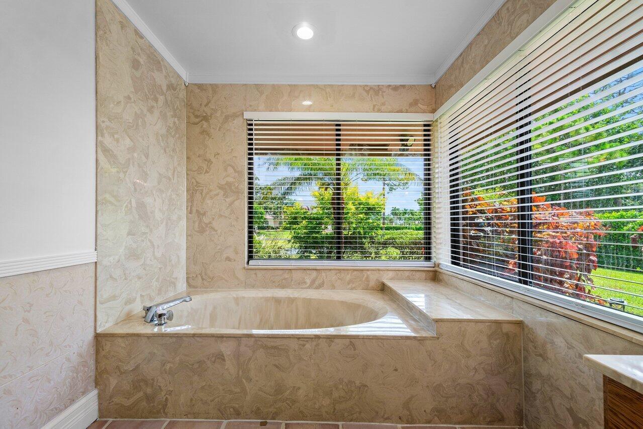 9405 Dundee Drive Property Photo 29