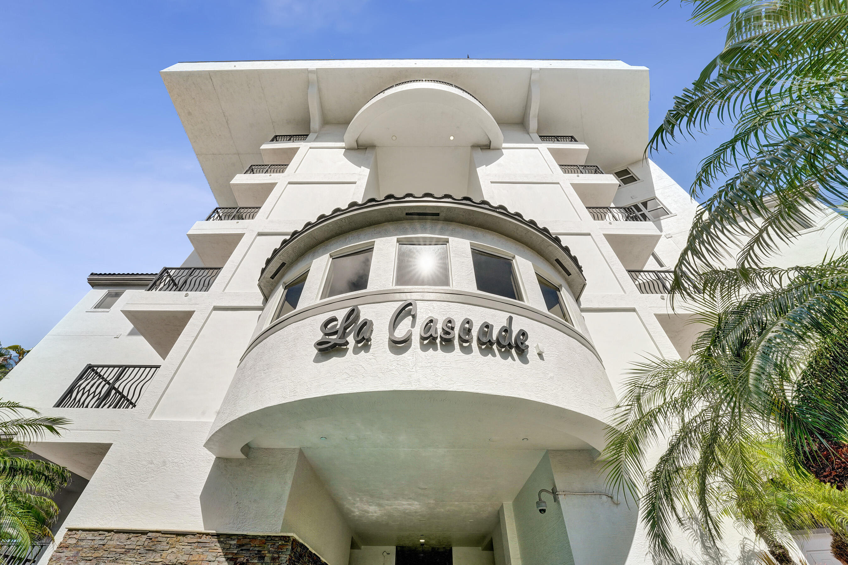 615 Bayshore Drive 402