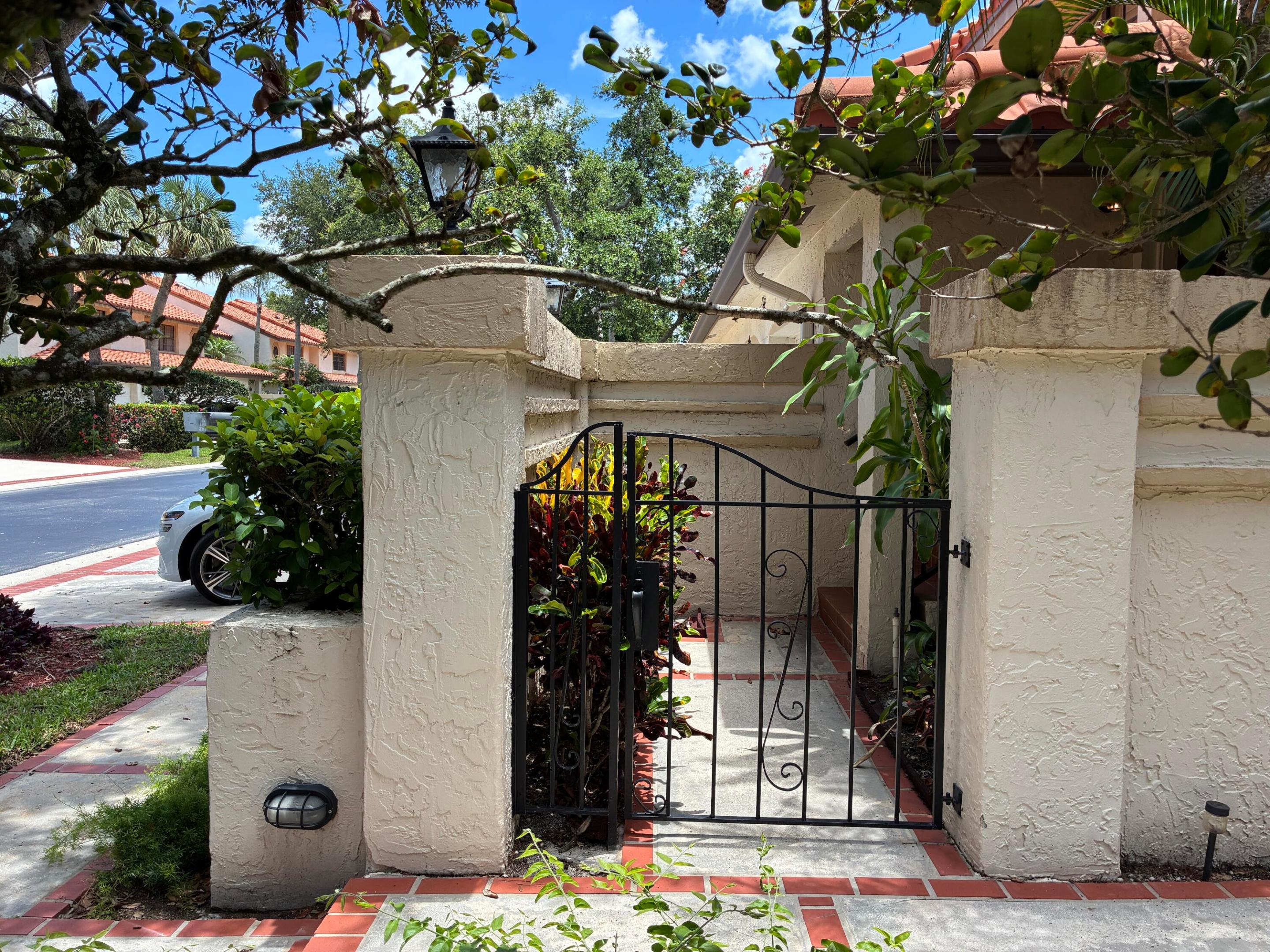7895 La Mirada Drive Property Photo 3