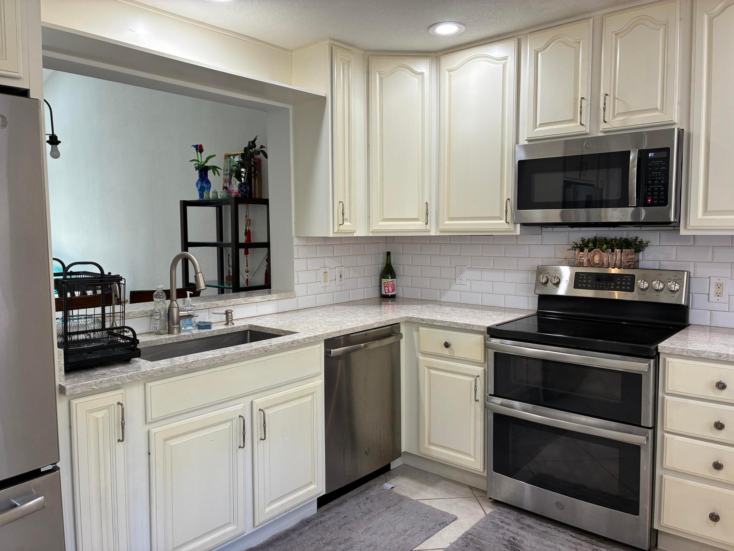 7895 La Mirada Drive Property Photo 15