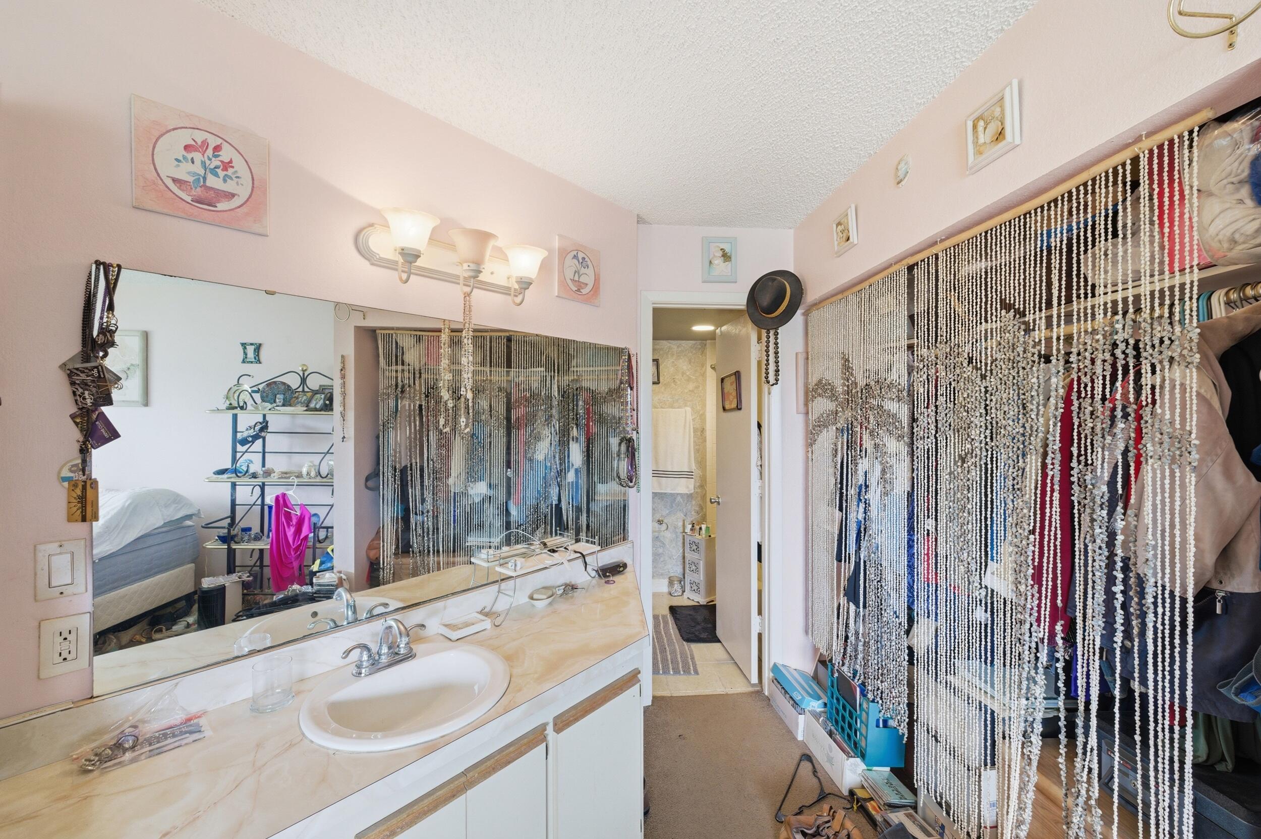 1530 Se Royal Green Circle 204 Property Photo 14