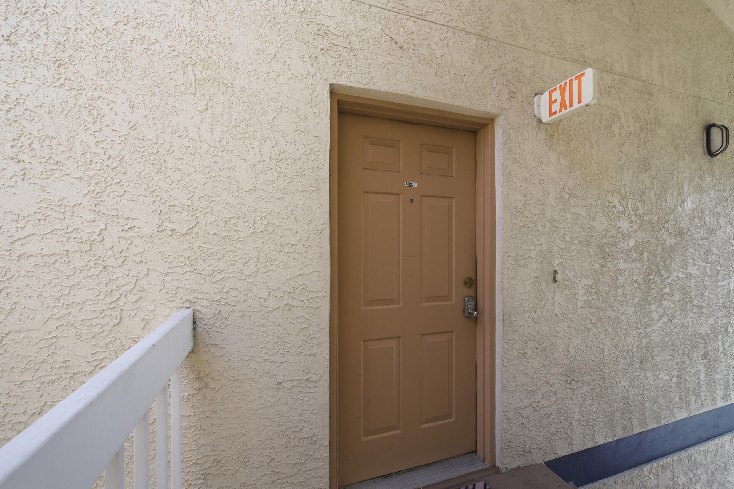 1530 Se Royal Green Circle 204 Property Photo 28