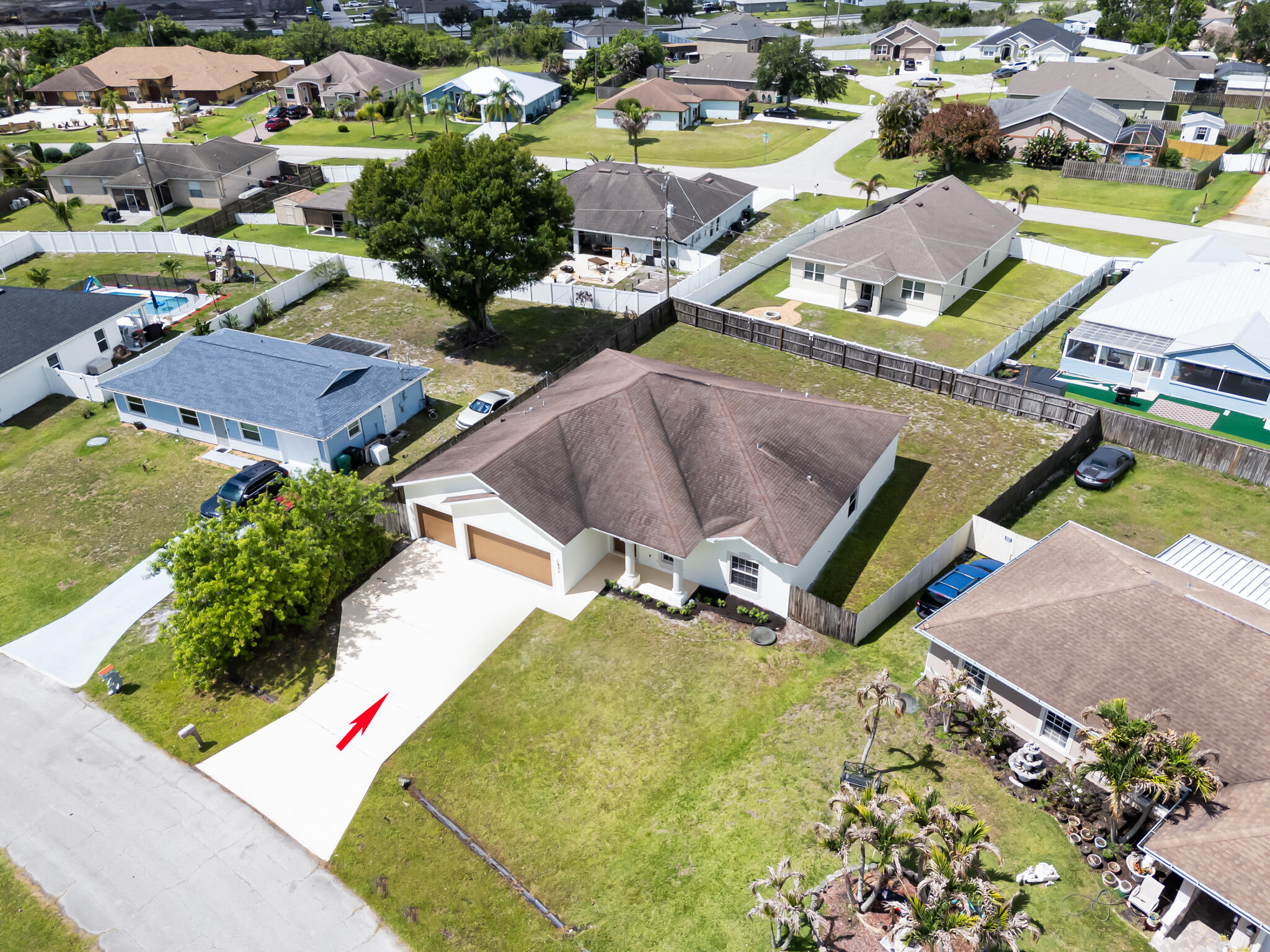 232 Sw Aldoro Place Property Photo 4