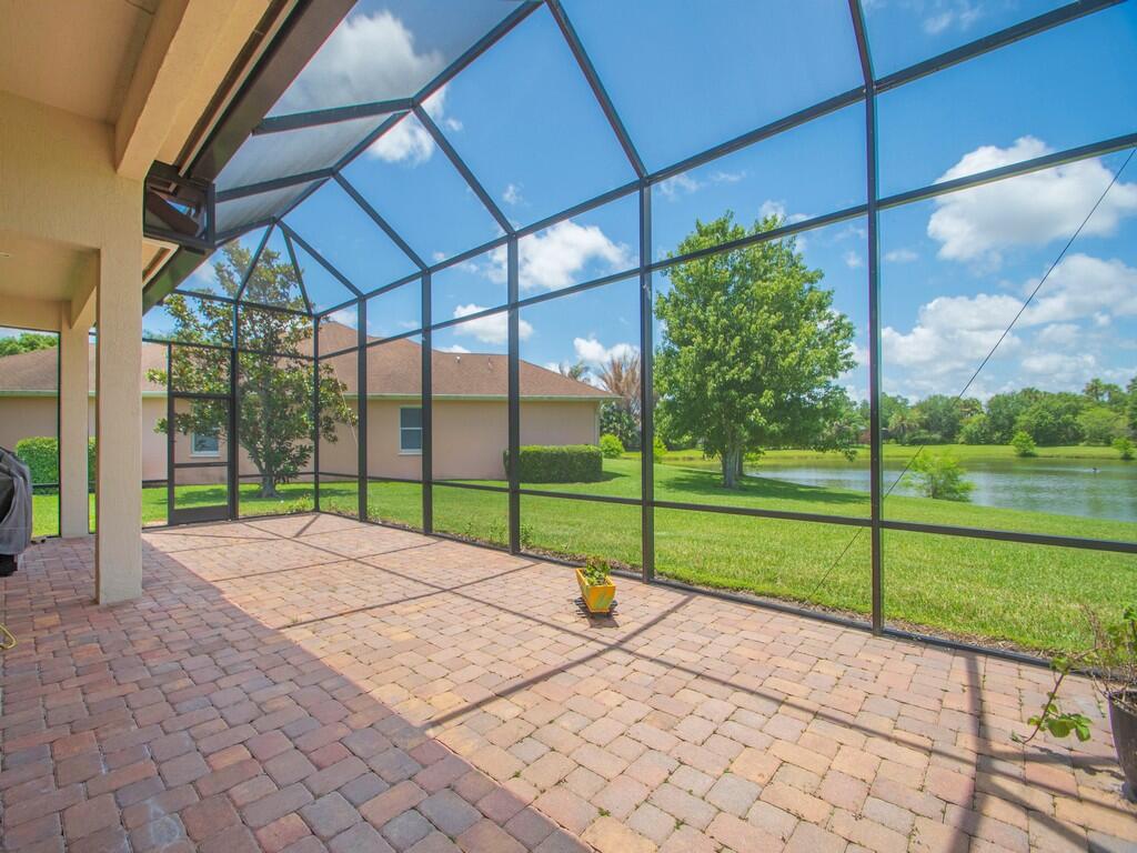 4405 65th Drive Property Photo 3