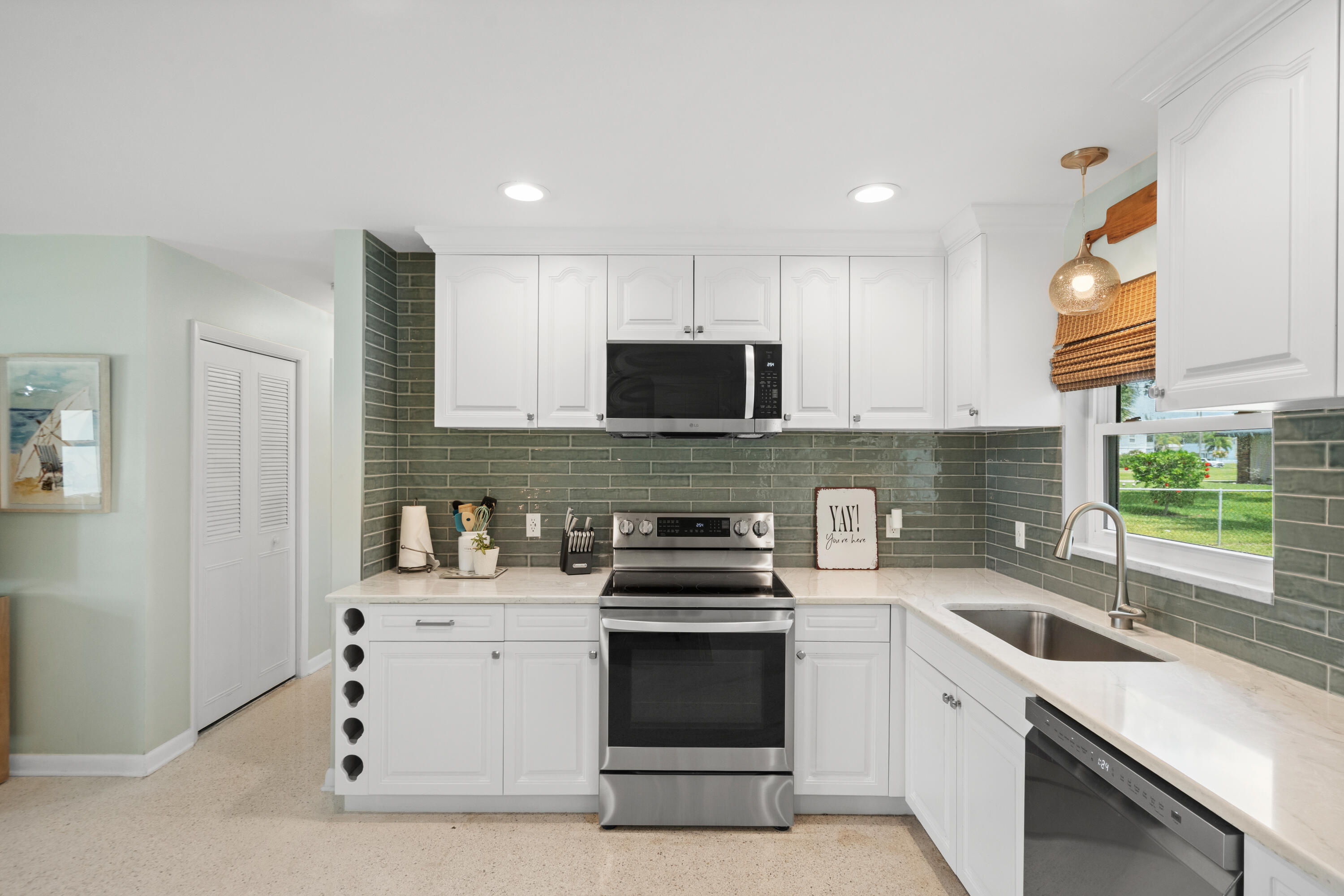 1621 Frances Avenue Property Photo 10