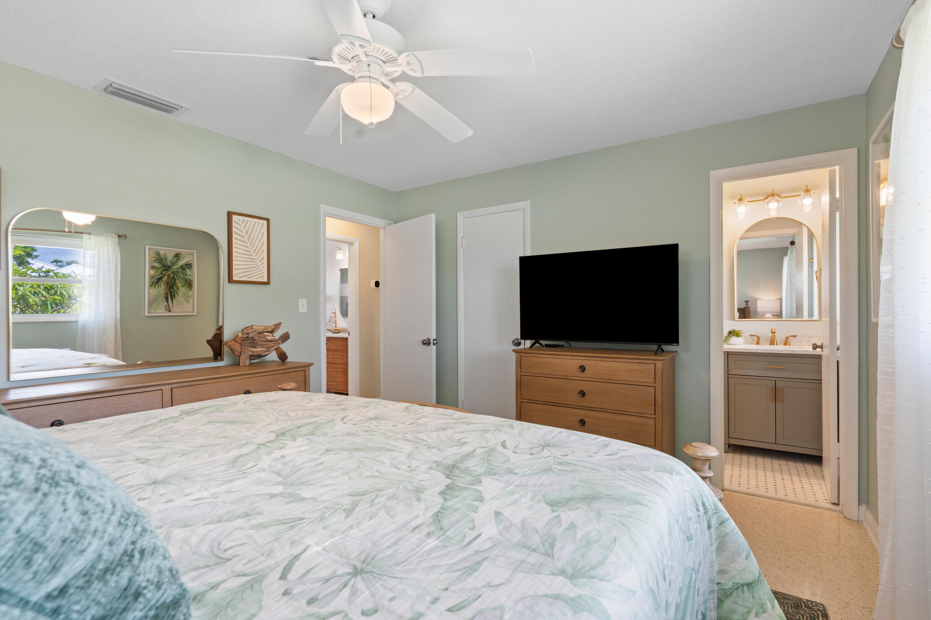 1621 Frances Avenue Property Photo 18