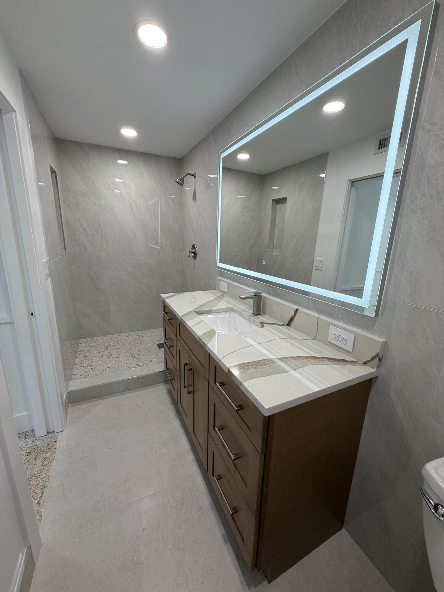 204 S Seacrest Circle Property Photo 18