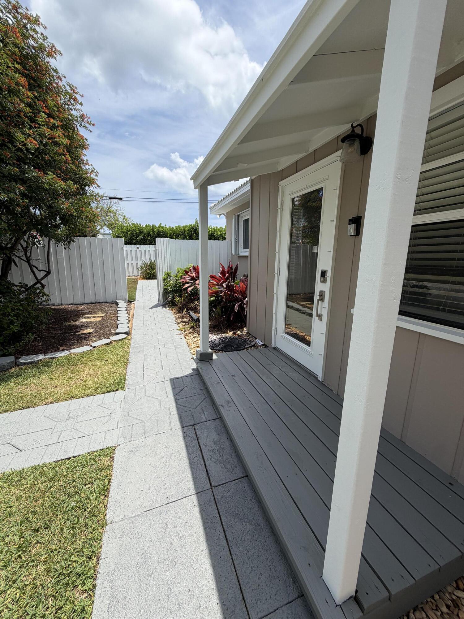 204 S Seacrest Circle Property Photo 28