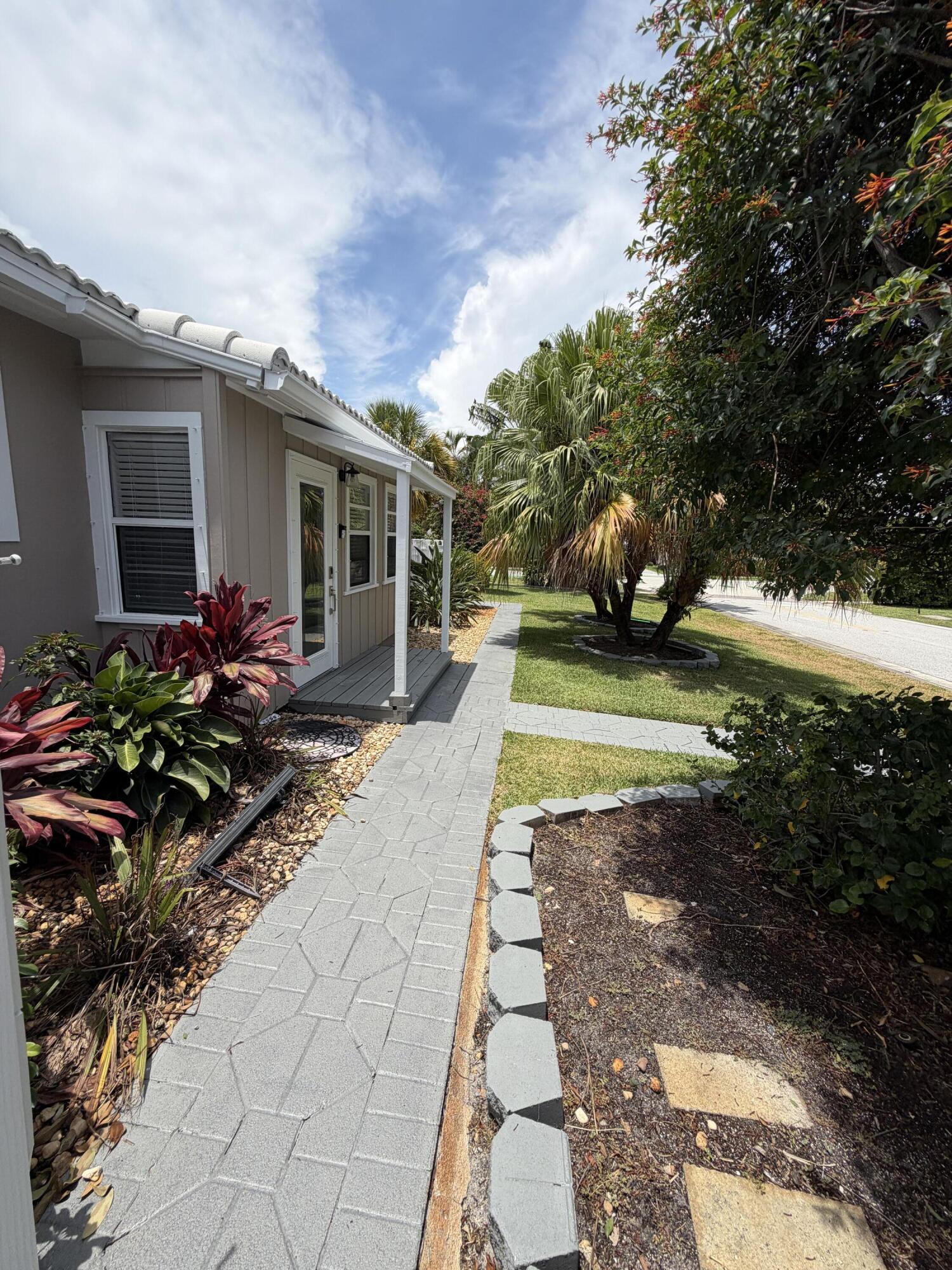 204 S Seacrest Circle Property Photo 29