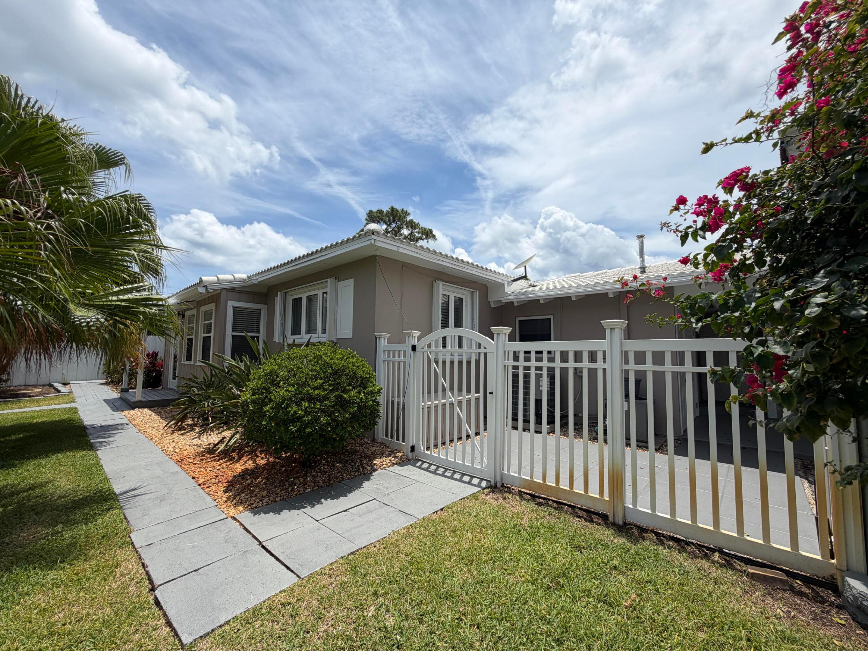 204 S Seacrest Circle Property Photo 30