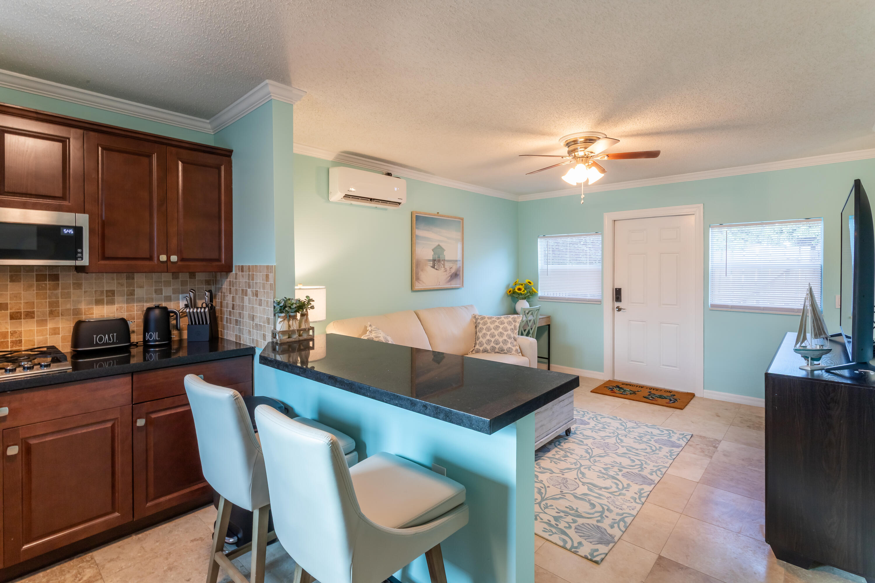 1724 37th Street Property Photo 4