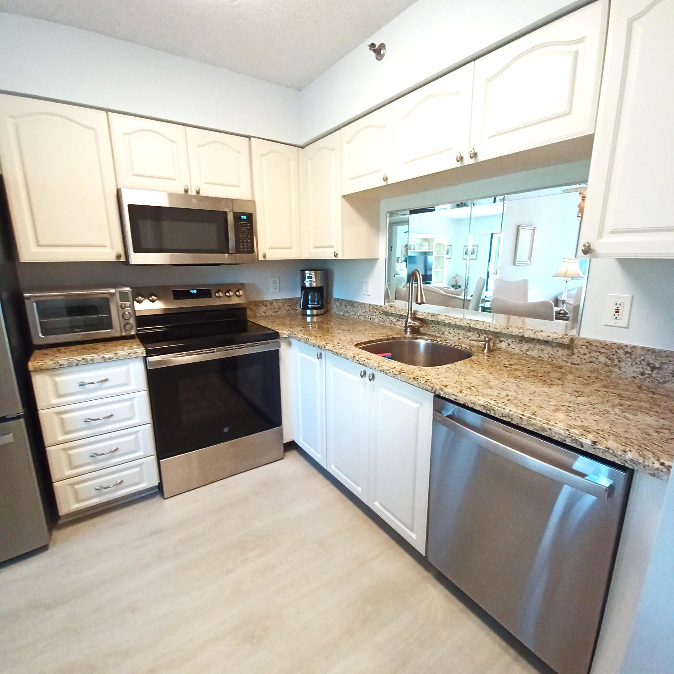 7260 Kinghurst Drive 406 Property Photo 6
