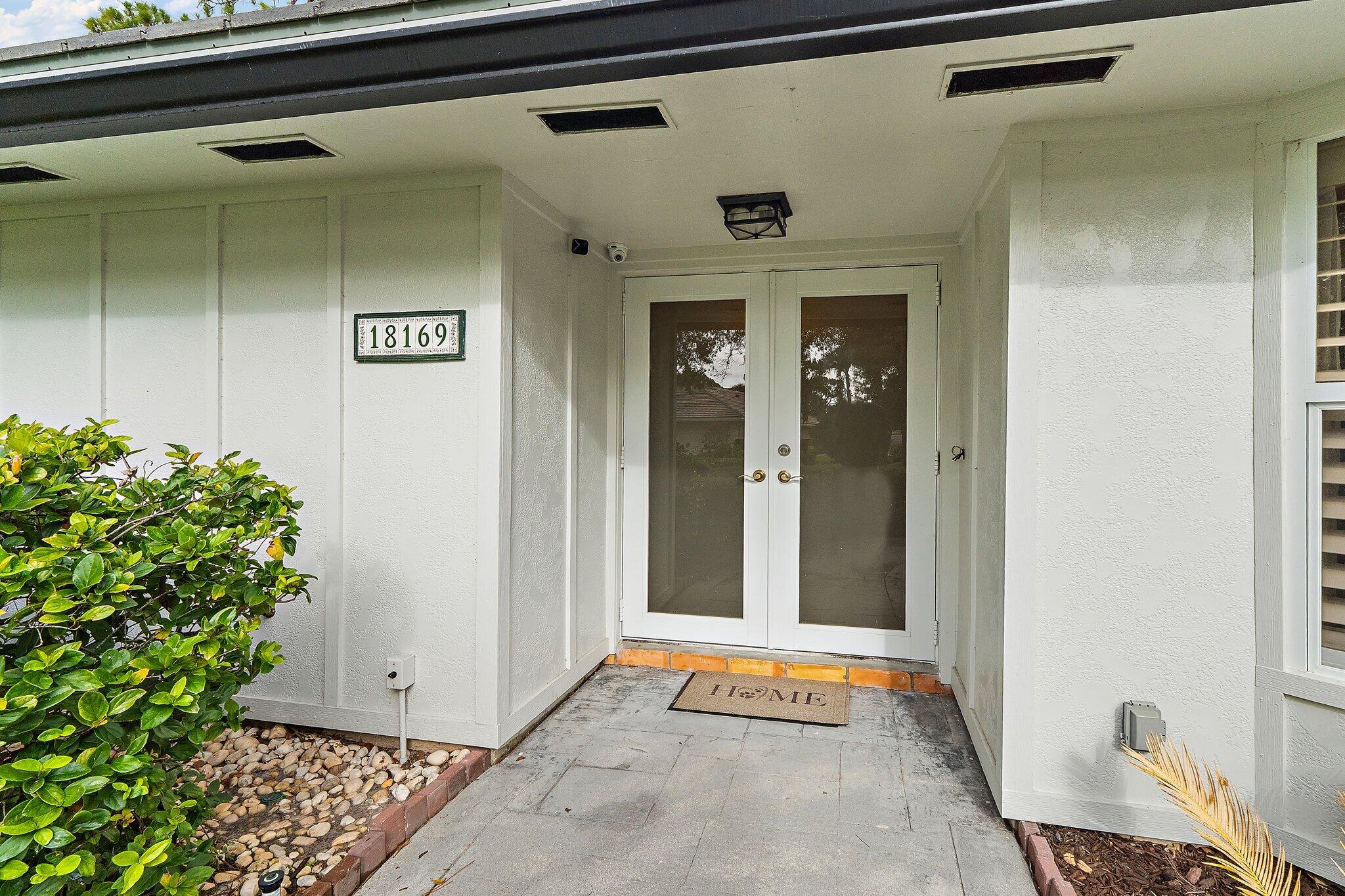 18169 Lake Bend Drive Property Photo 6
