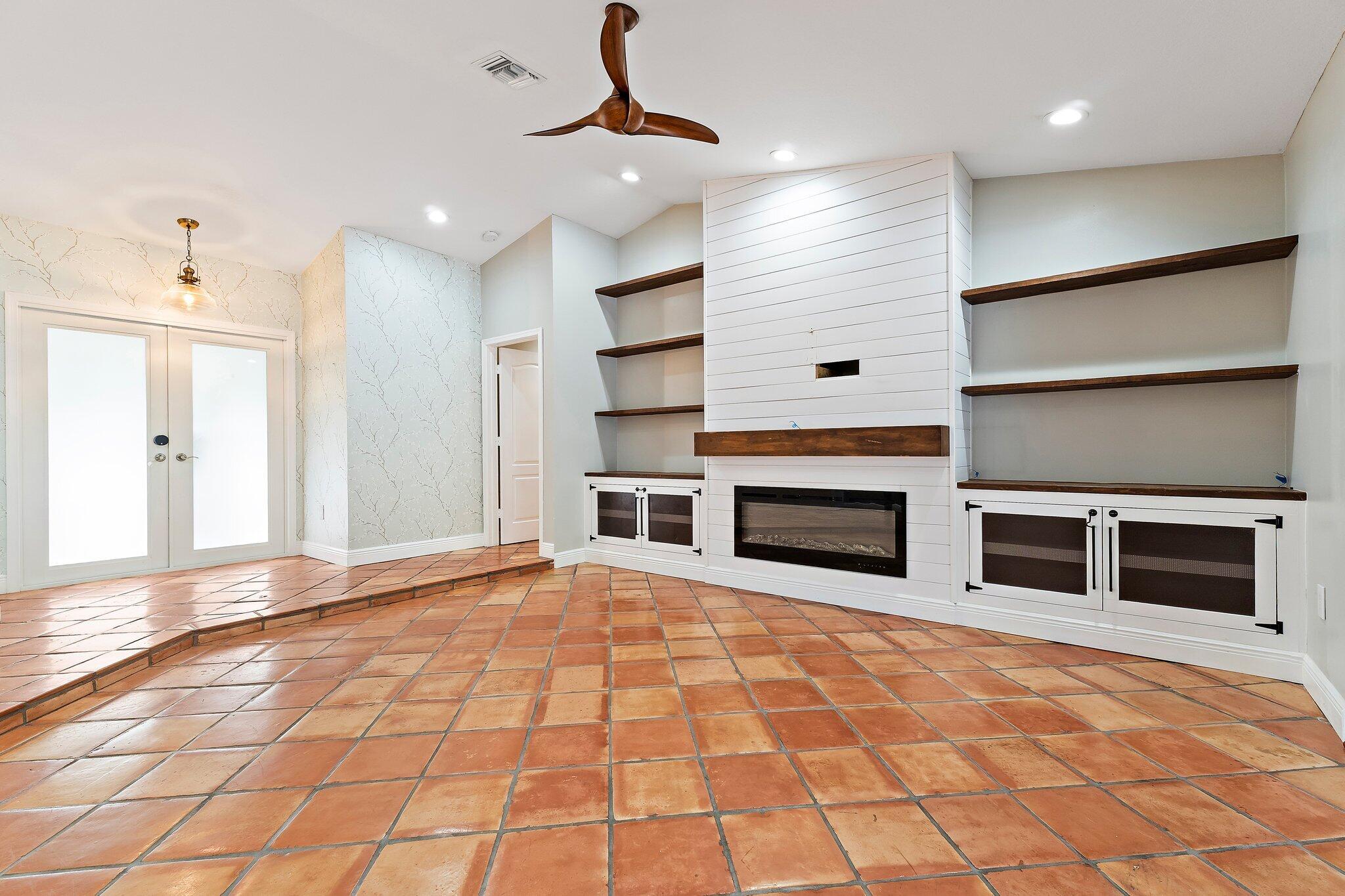 18169 Lake Bend Drive Property Photo 8