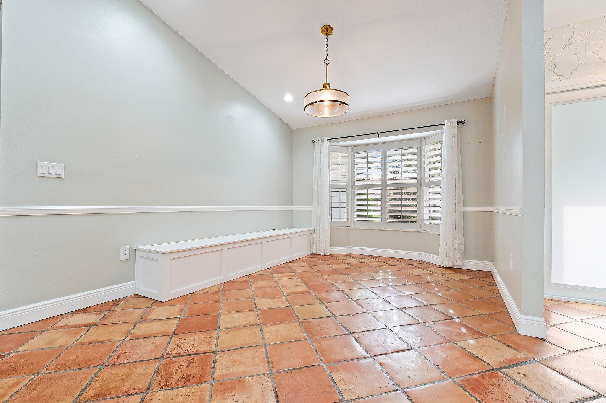 18169 Lake Bend Drive Property Photo 14