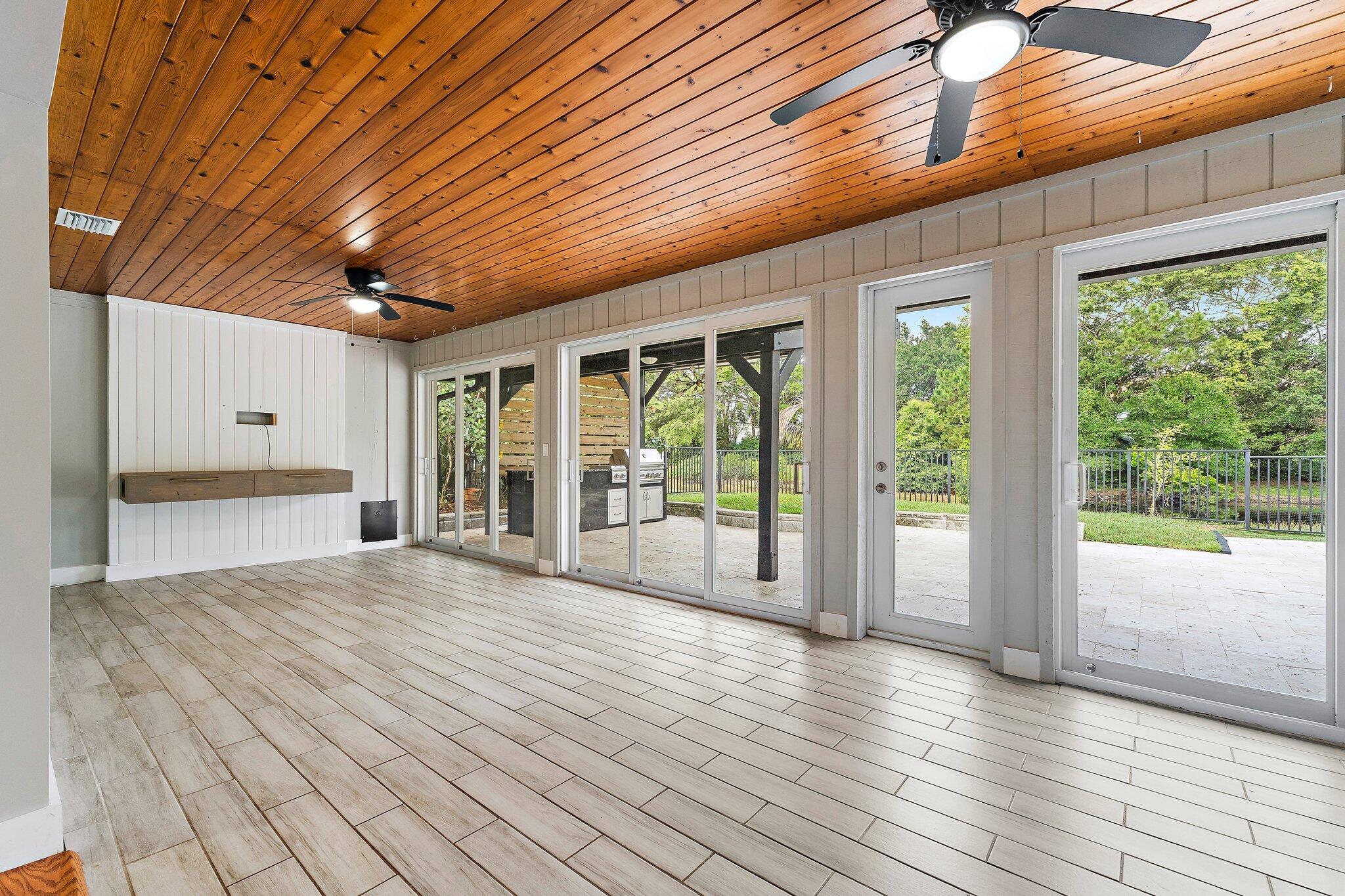 18169 Lake Bend Drive Property Photo 19