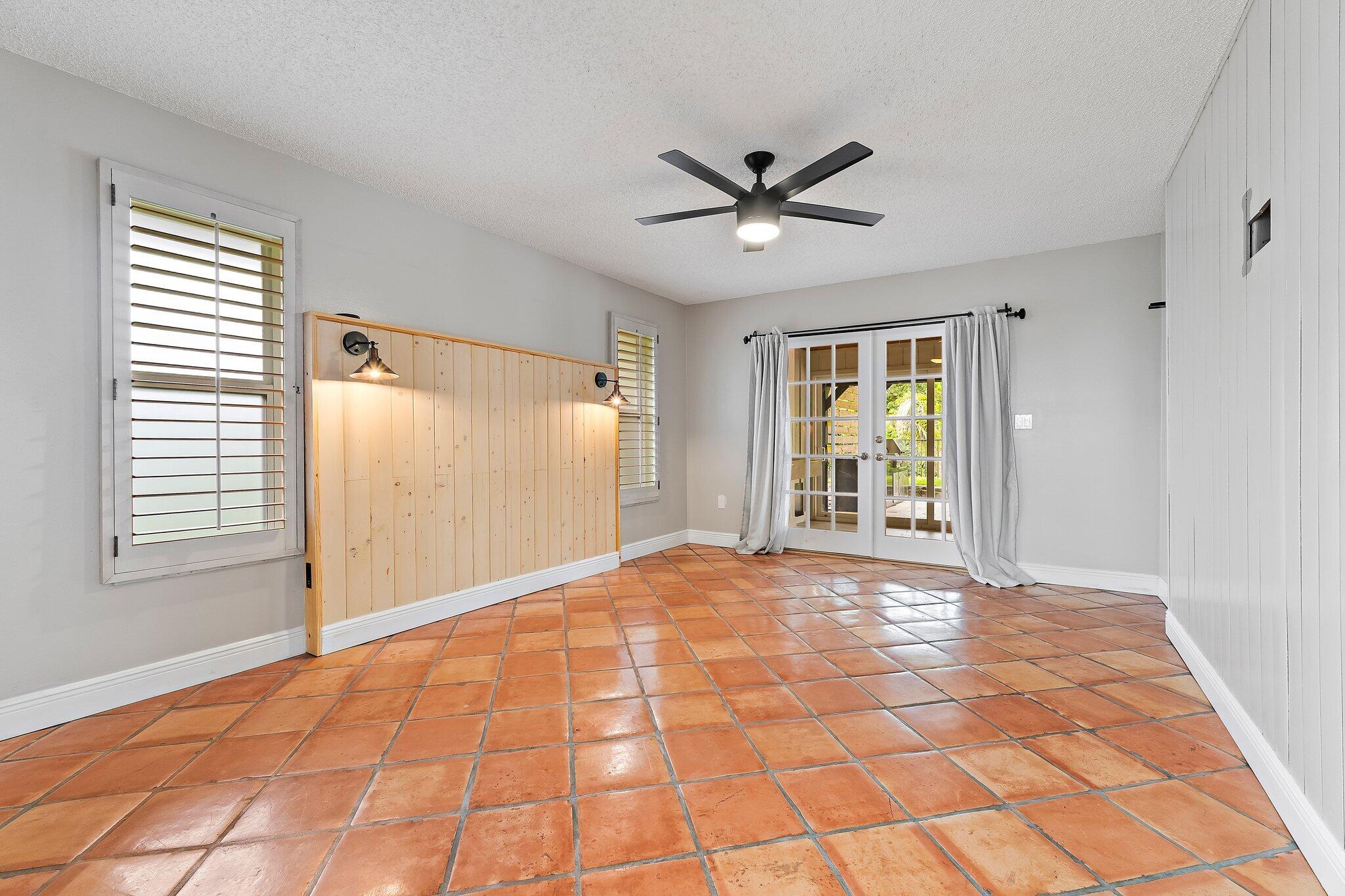 18169 Lake Bend Drive Property Photo 21