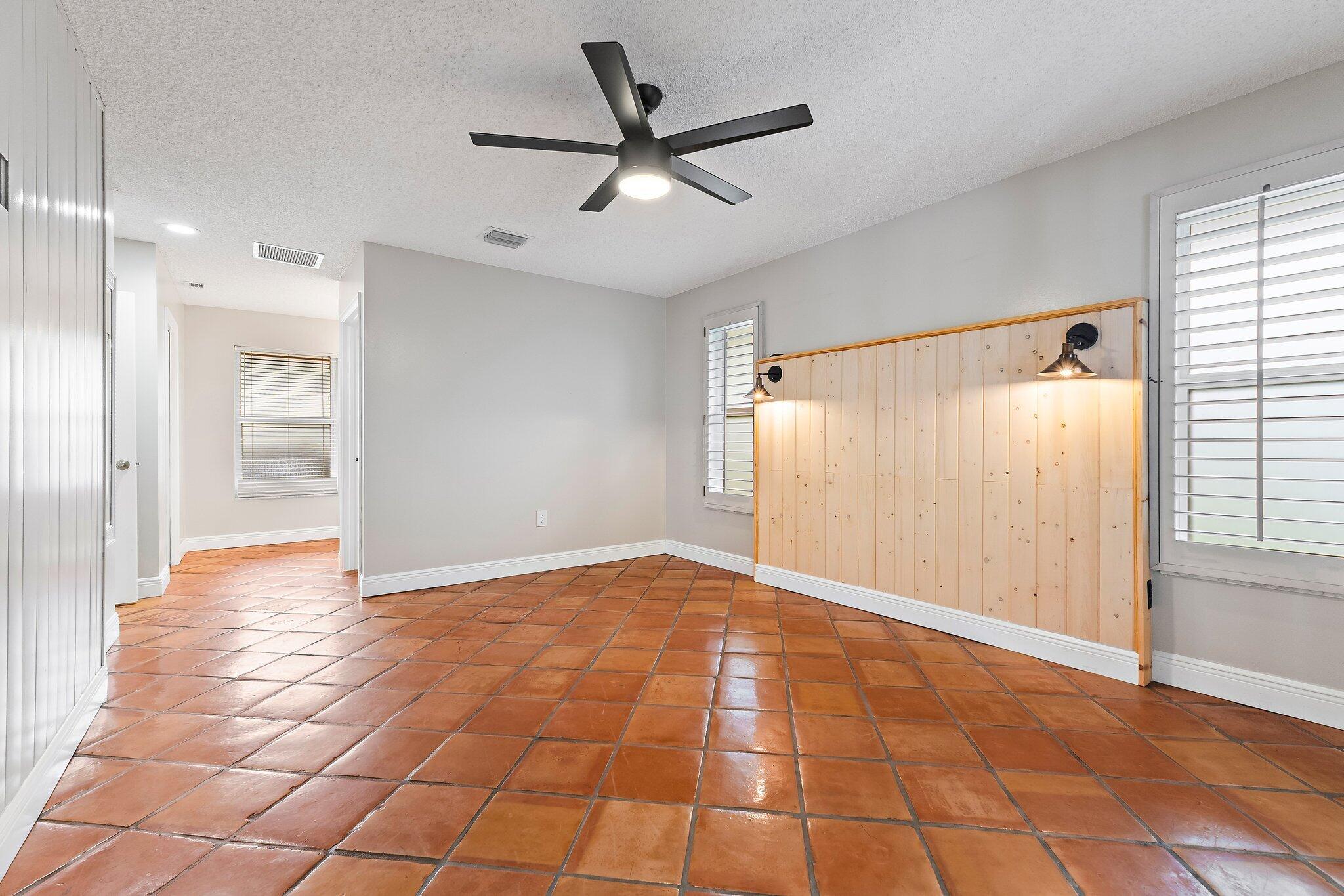 18169 Lake Bend Drive Property Photo 23
