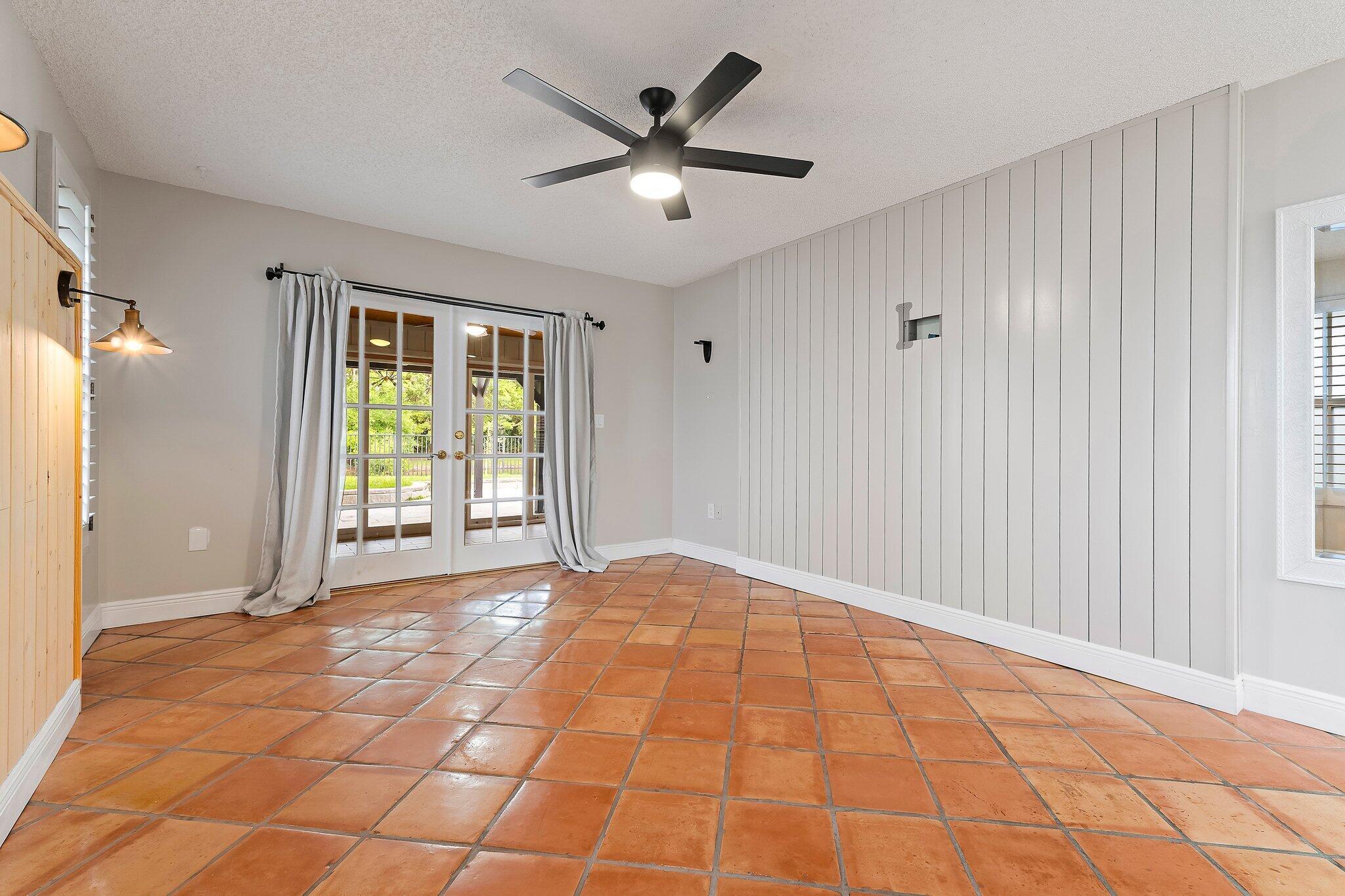 18169 Lake Bend Drive Property Photo 25
