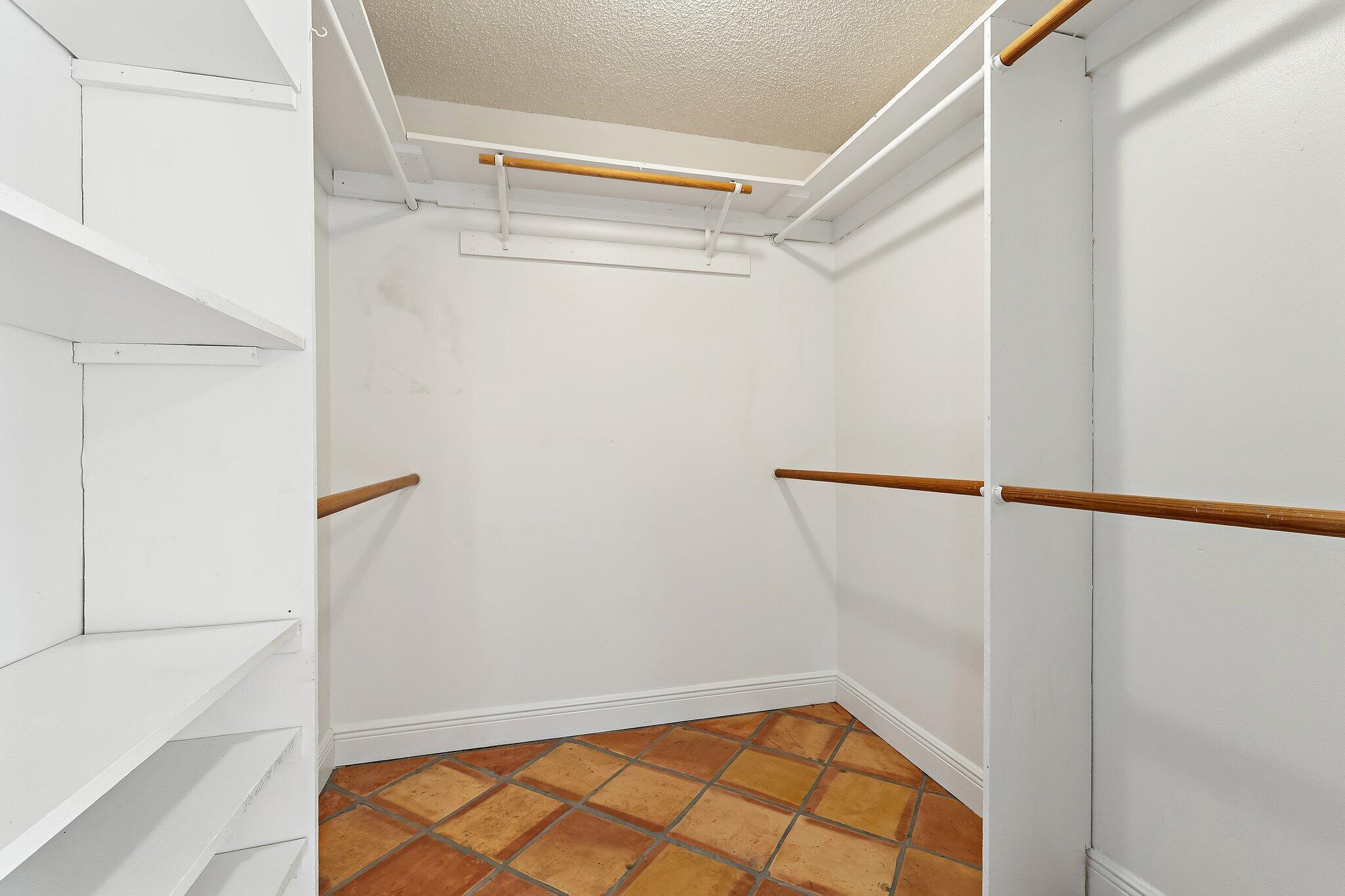 18169 Lake Bend Drive Property Photo 28
