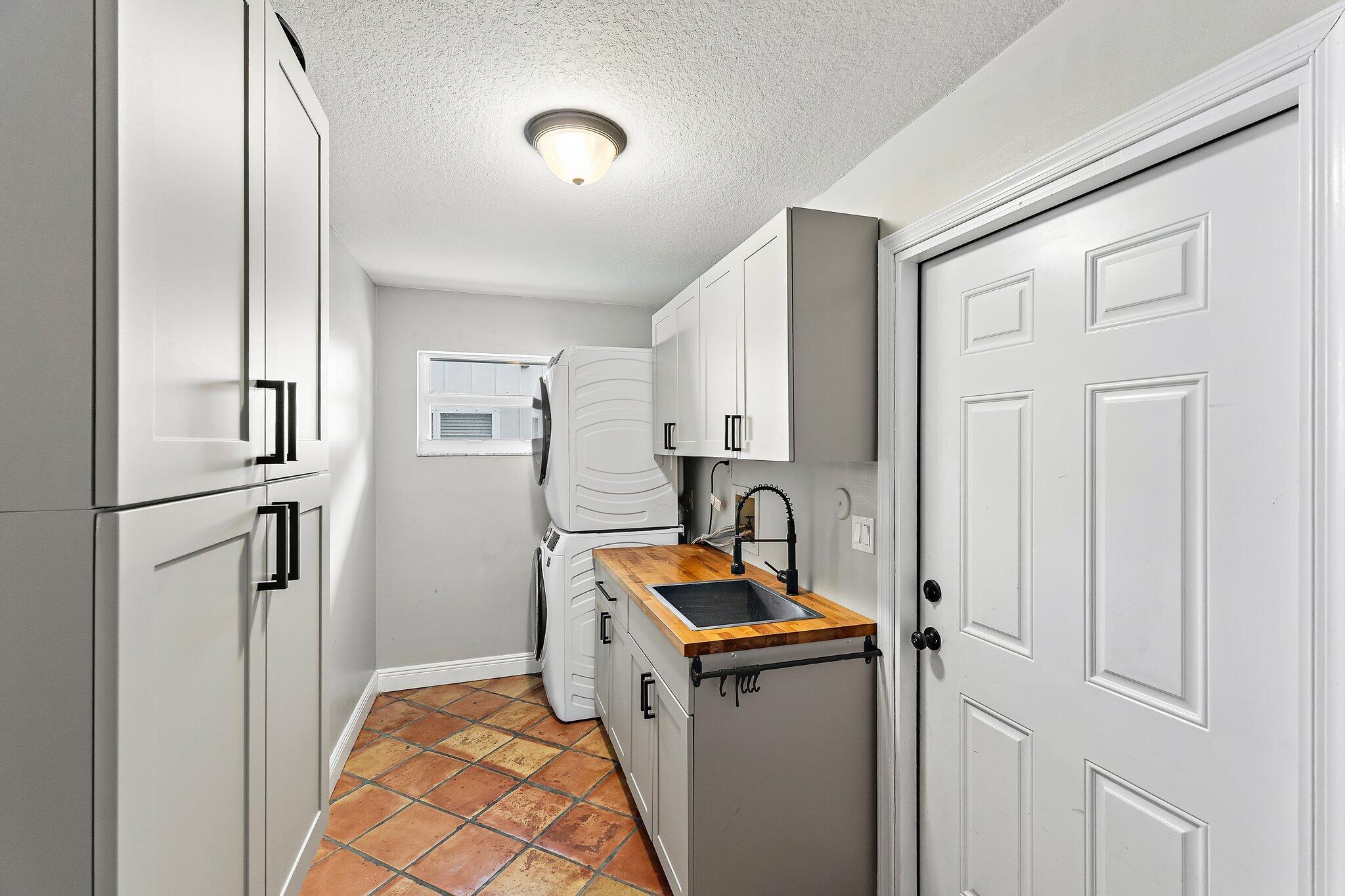 18169 Lake Bend Drive Property Photo 29