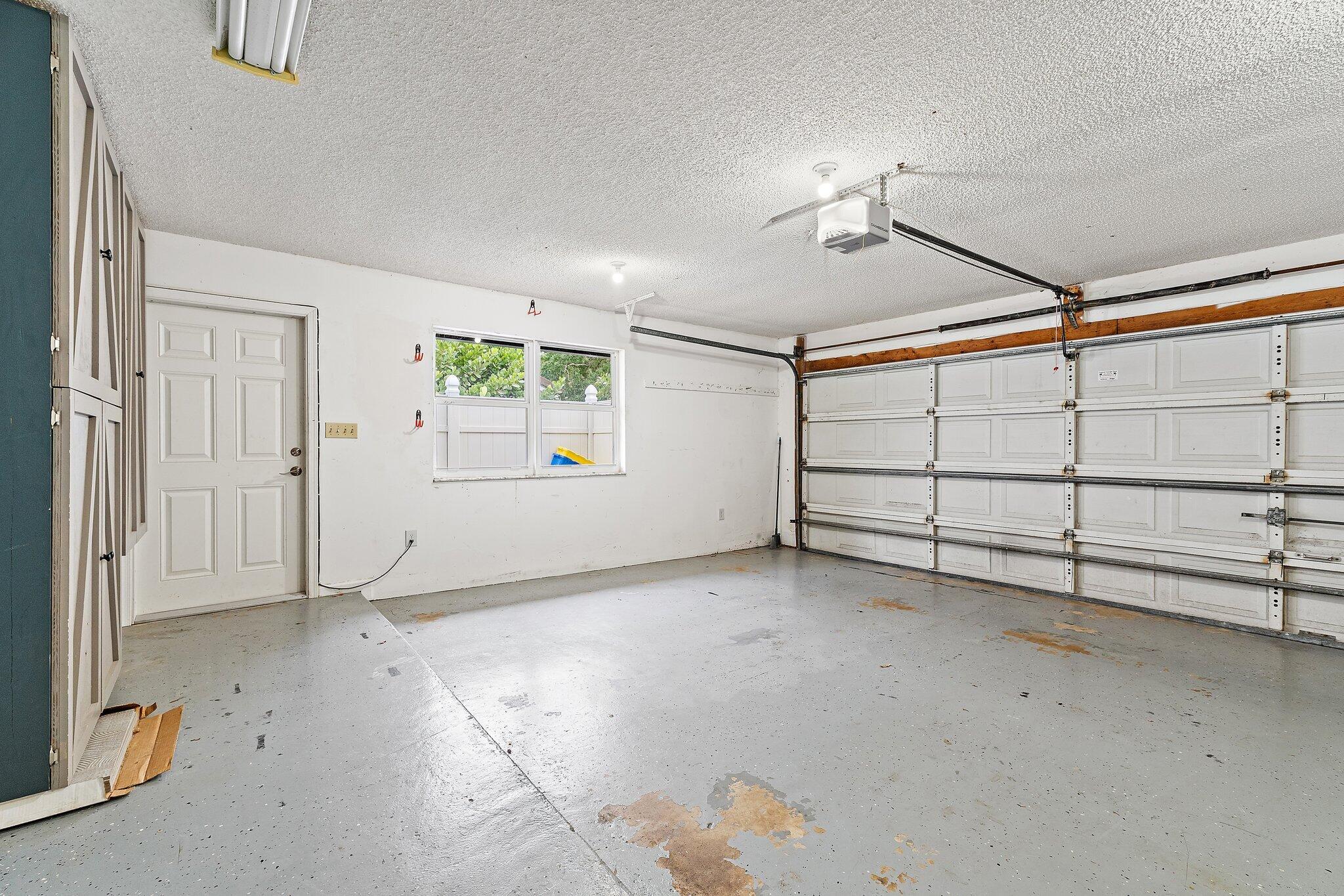 18169 Lake Bend Drive Property Photo 31