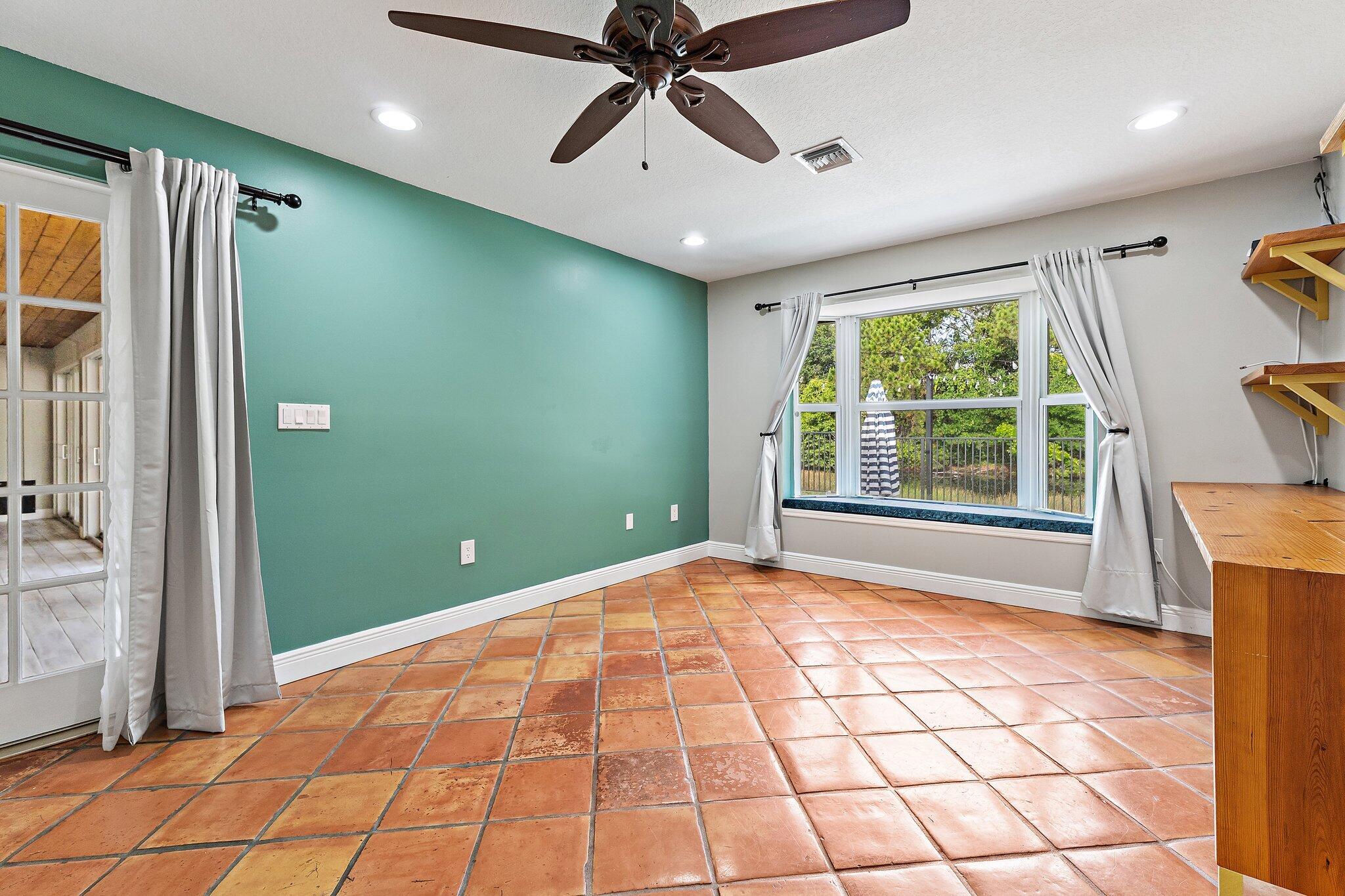 18169 Lake Bend Drive Property Photo 34