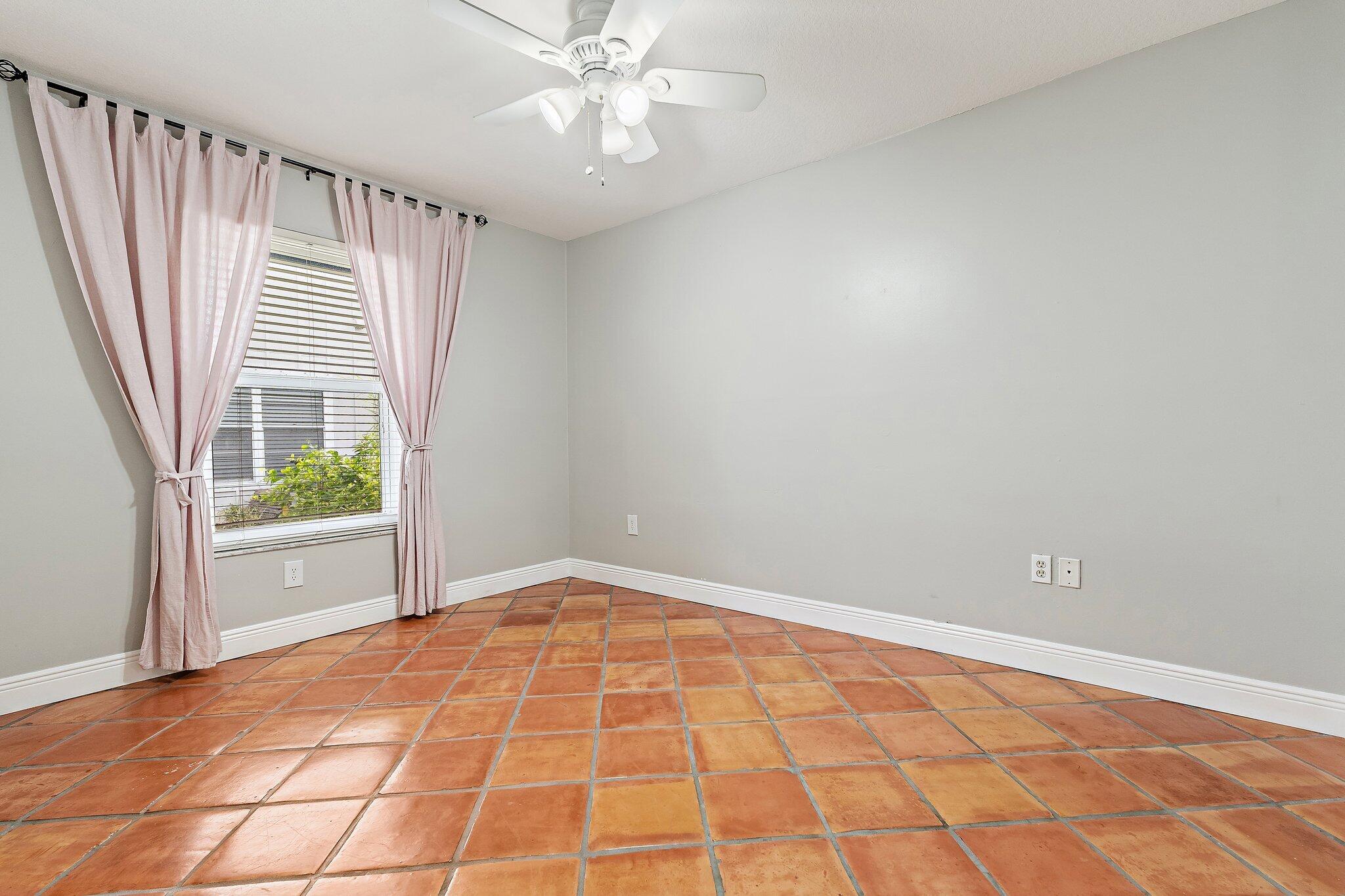 18169 Lake Bend Drive Property Photo 35